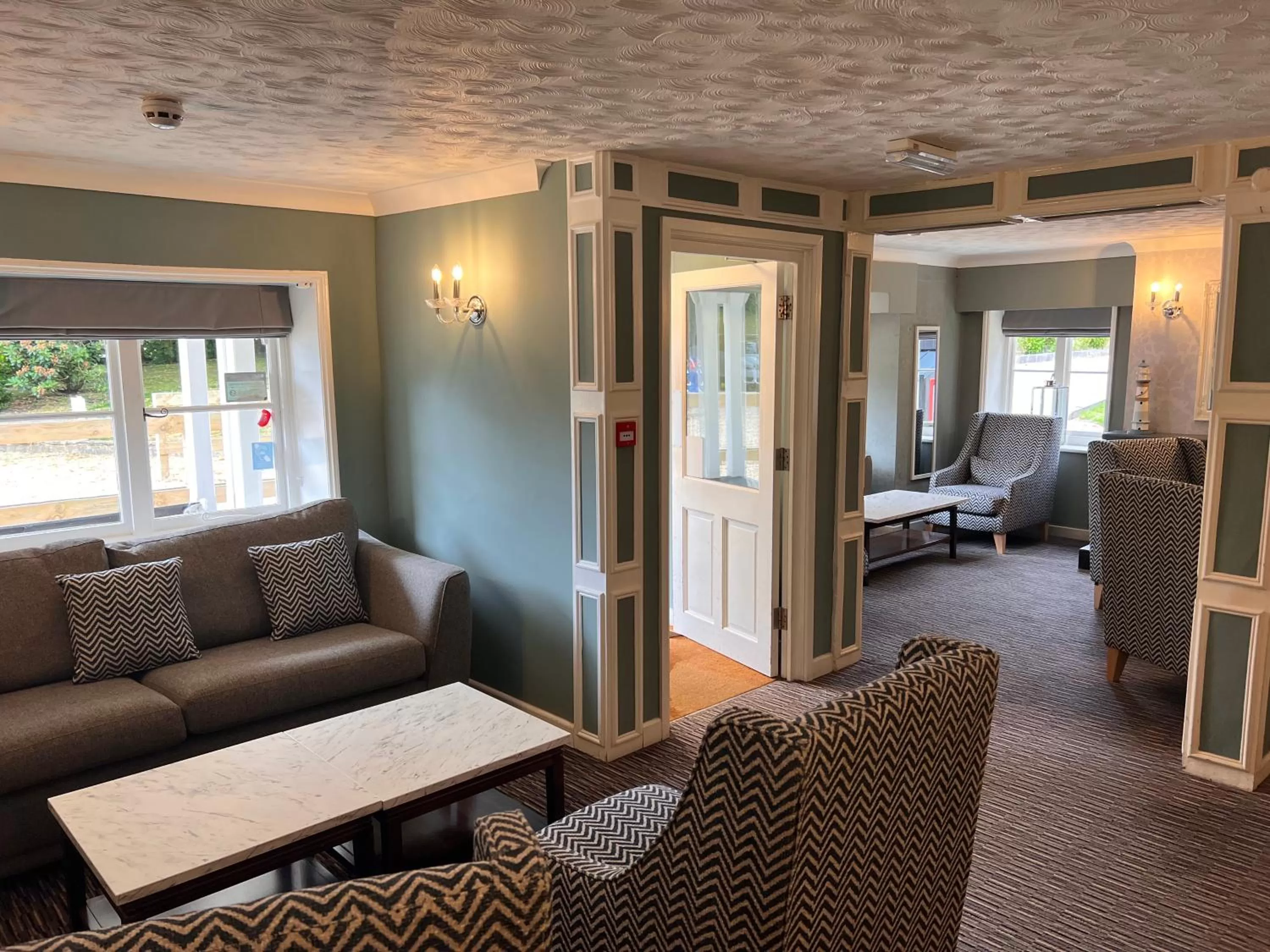 Lounge or bar in South Lawn Hotel