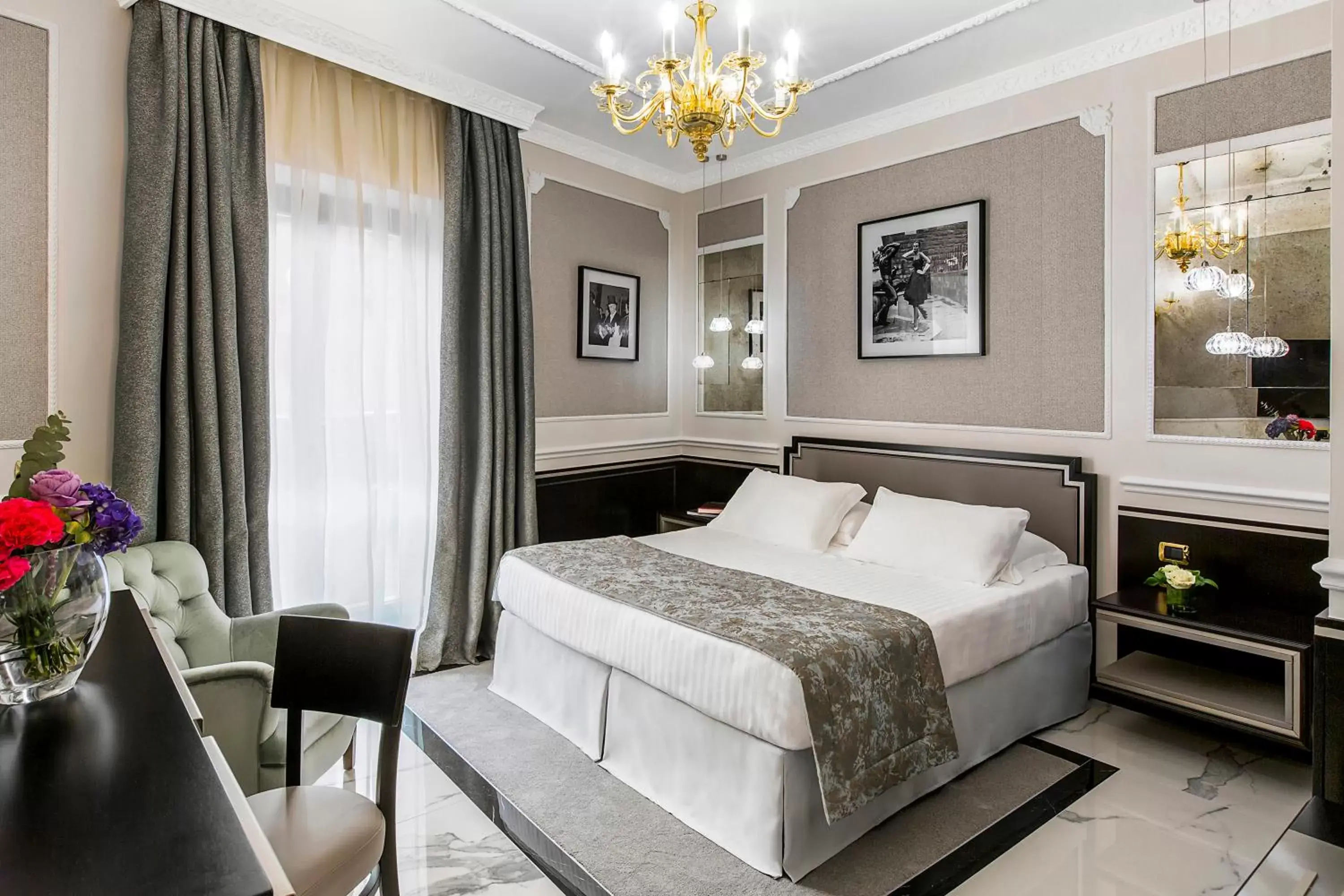 Family Room (2 Adults + 2 Children) in Baglioni Hotel Regina - The Leading Hotels of the World Family Room (2 Adults + 2 Children) in Baglioni Hotel Regina - The Leading Hotels of the World