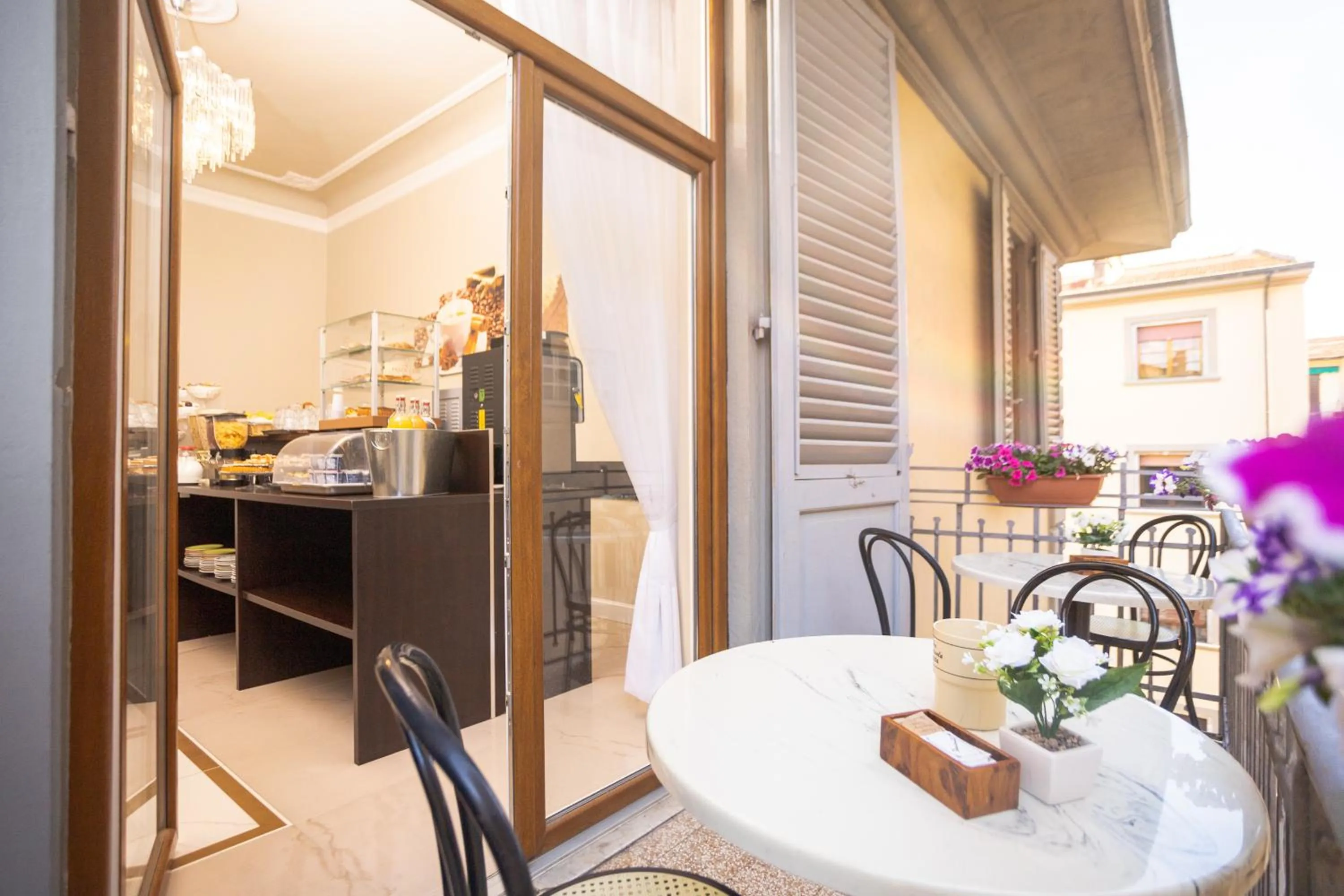 Restaurant/places to eat in Hotel Bijou Roof Terrace