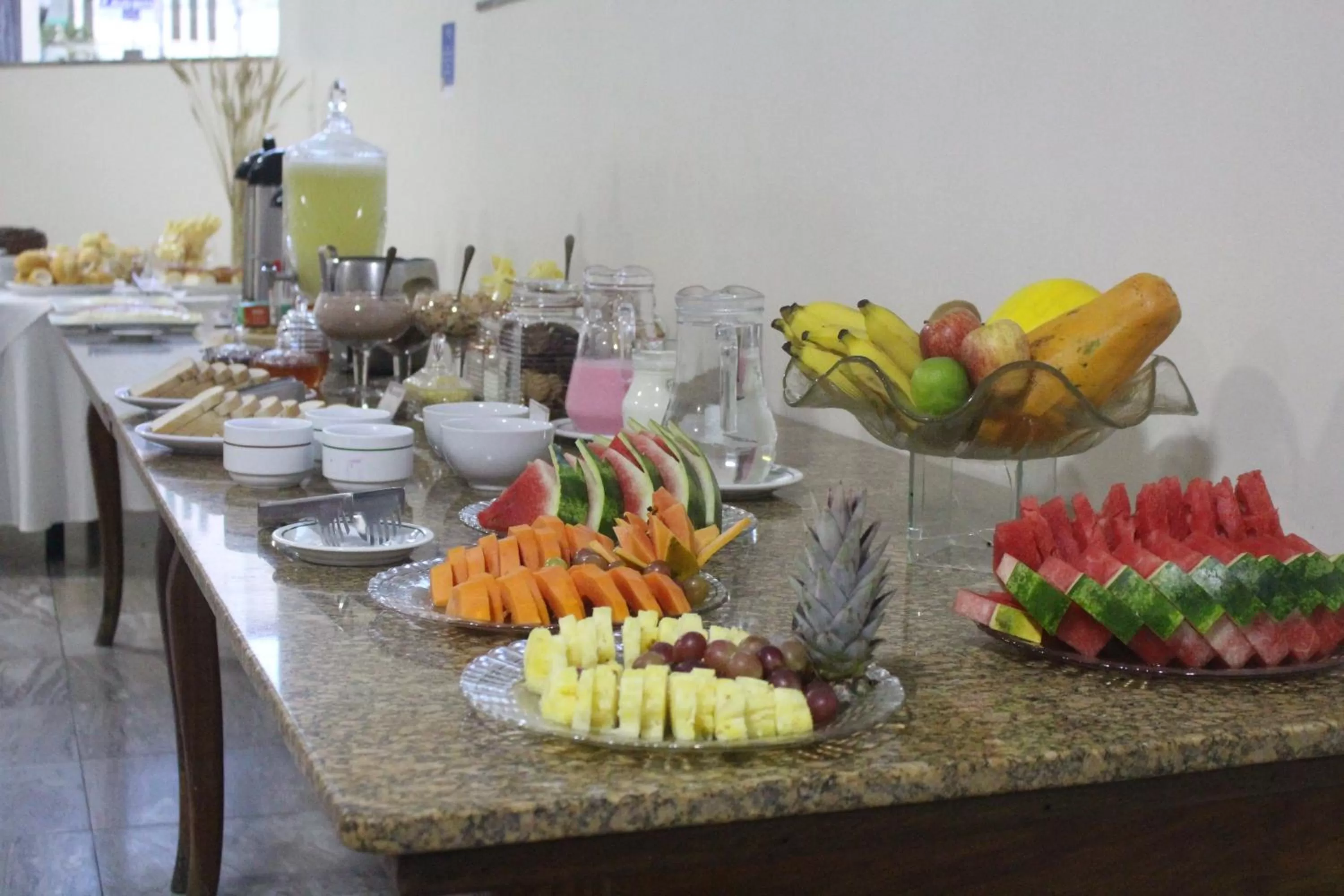 Continental breakfast, Food in Hotel Oscar Econômico