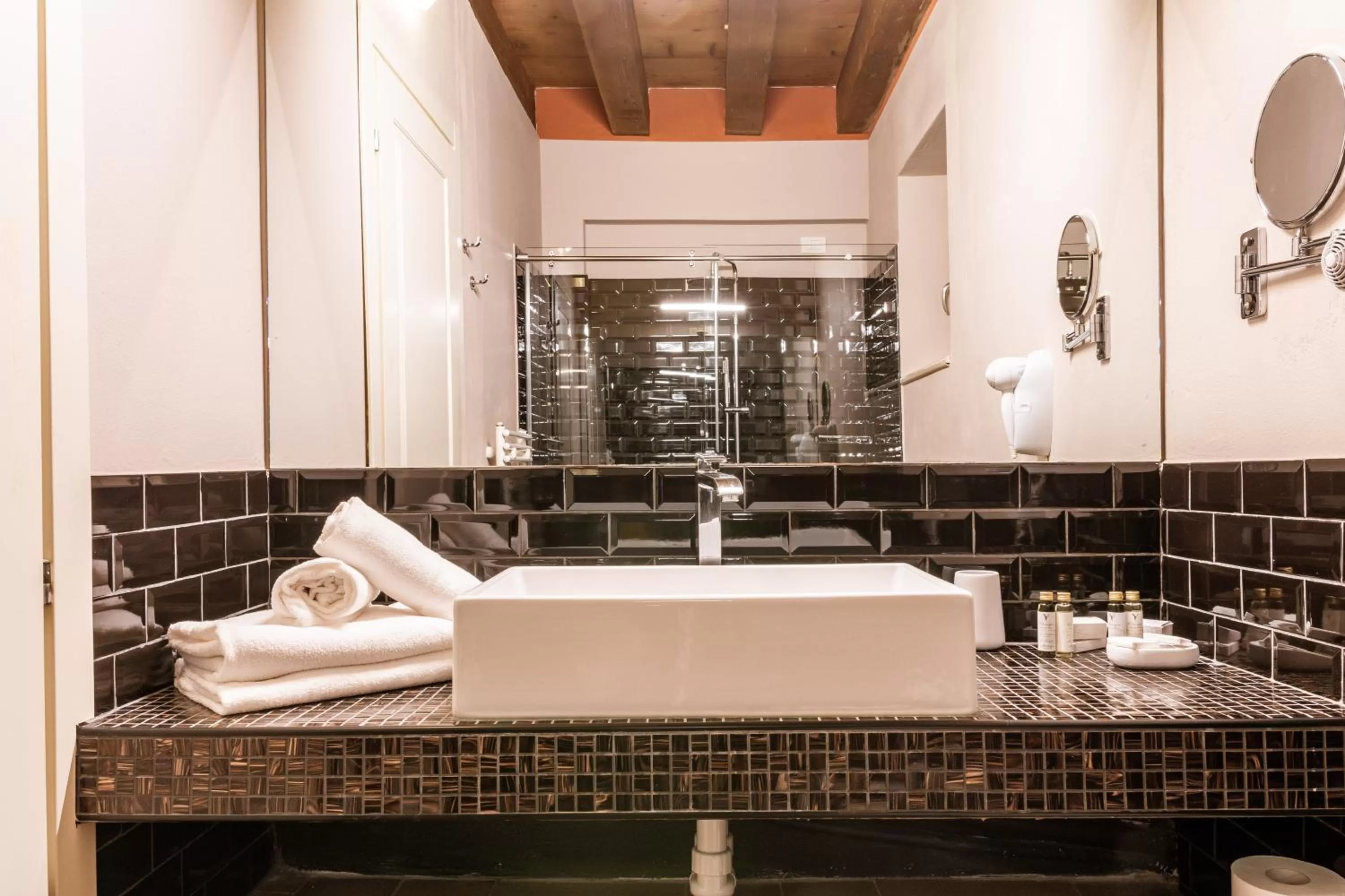 Bathroom in Classique