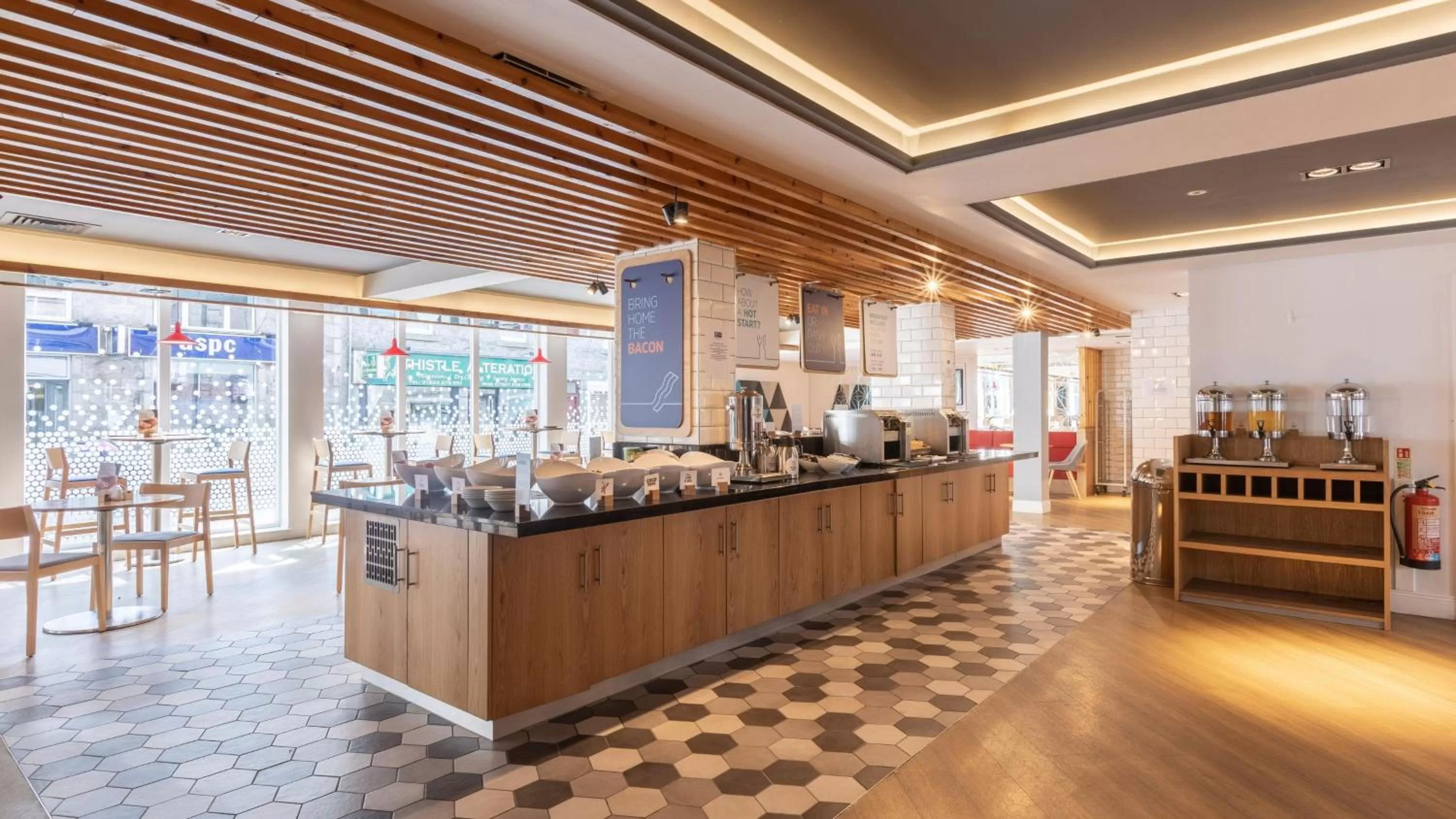 Breakfast in Holiday Inn Express Aberdeen City Centre by IHG