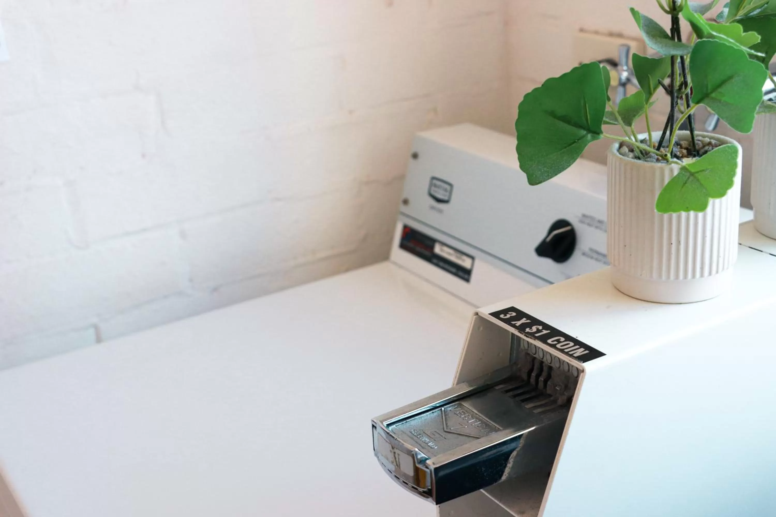 Kennedy Drive Boutique Motel - Close To City Centre & Airport