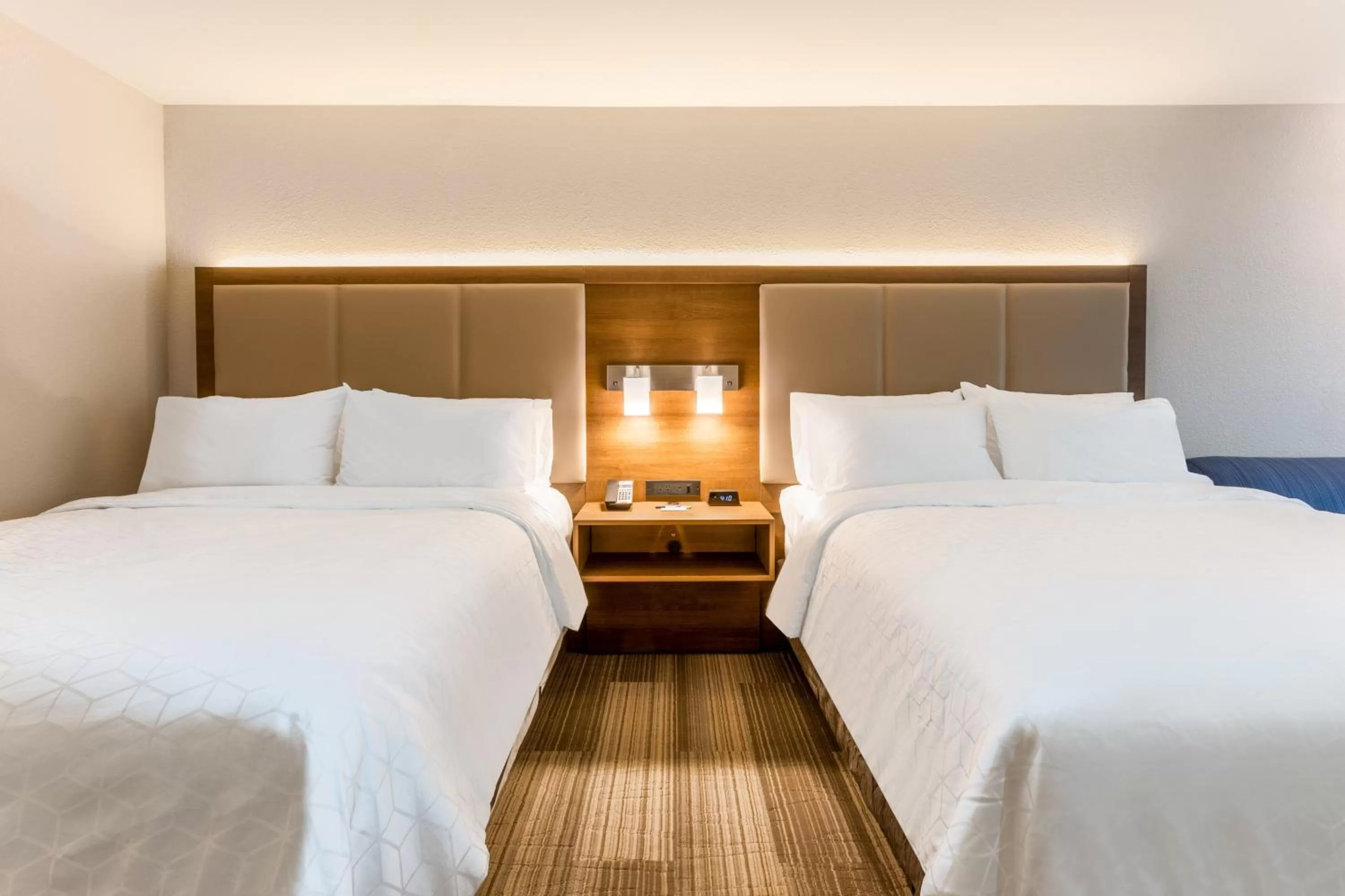 Photo of the whole room, Bed in Holiday Inn Express & Suites - Florence - Cincinnati Airport by IHG