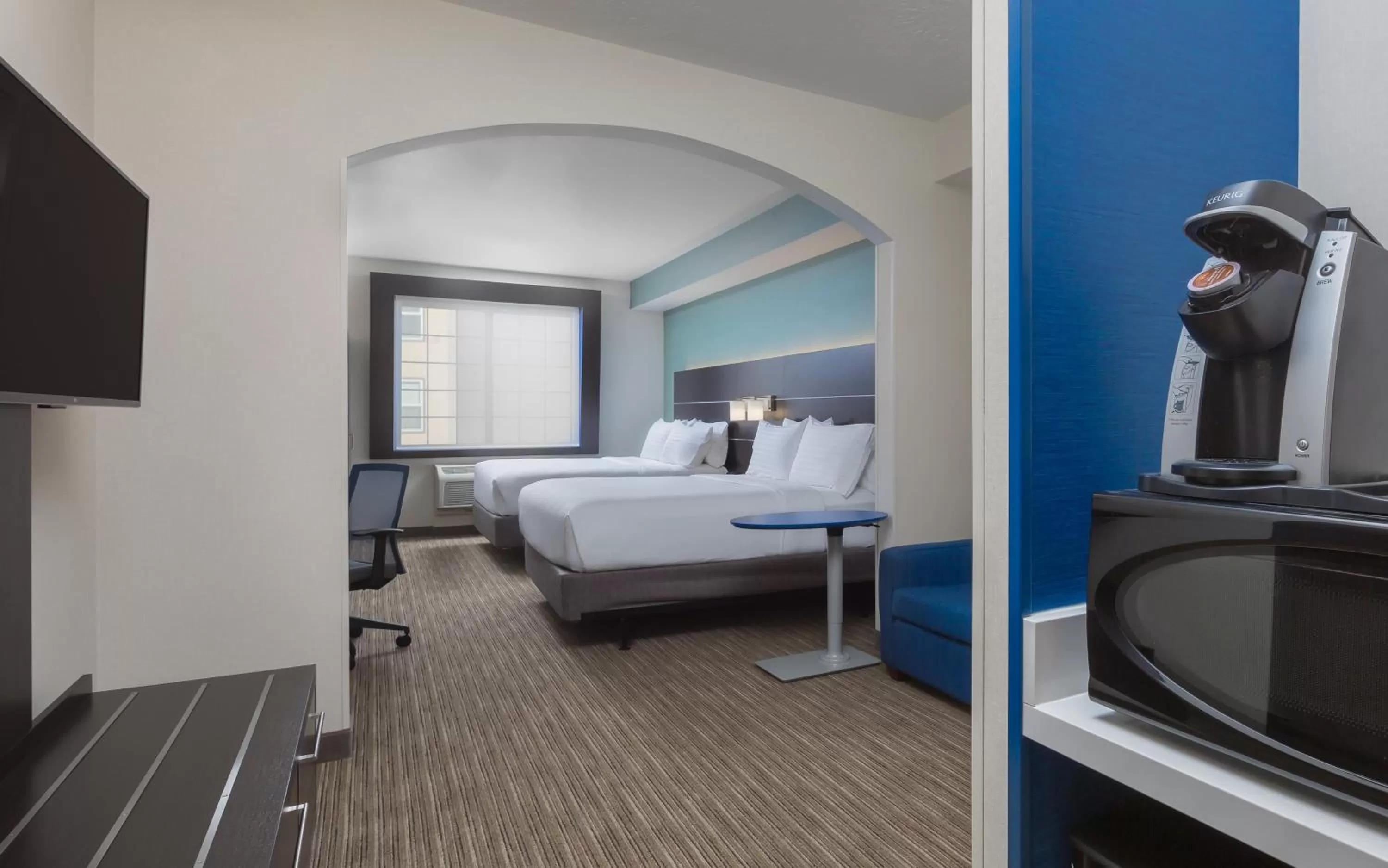 Photo of the whole room, Bed in Holiday Inn Express Hotel & Suites Eugene Downtown - University by IHG