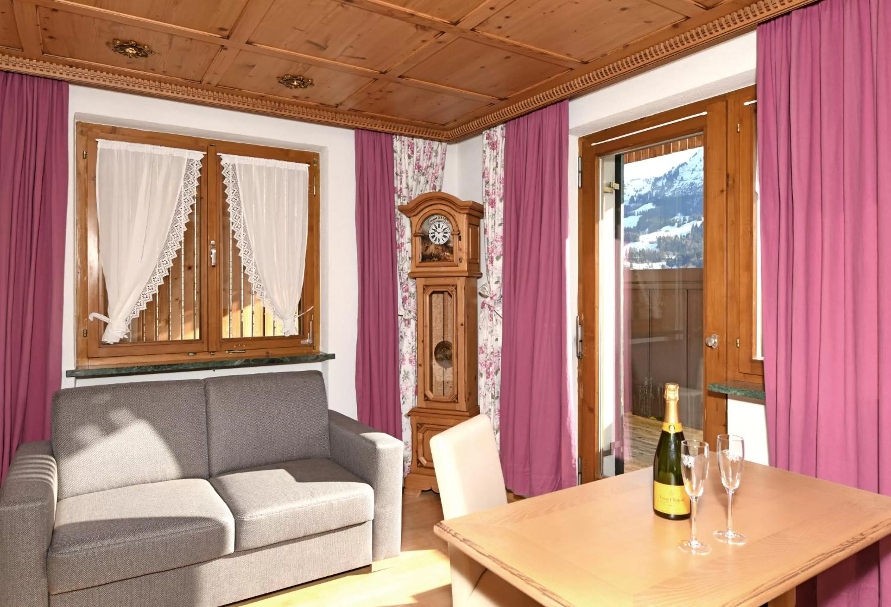 Photo of the whole room in St Hubertus BnB