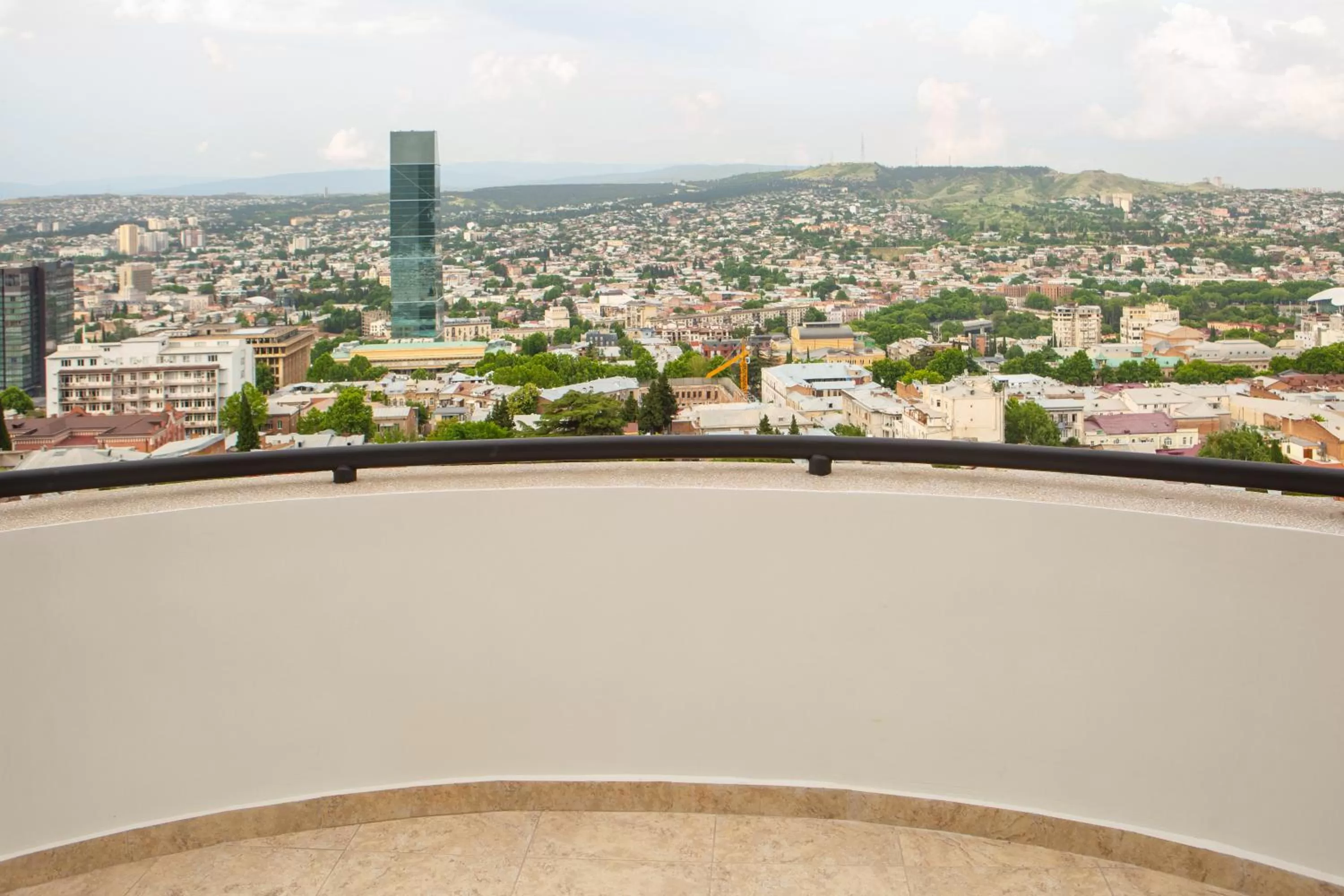 Restaurant/places to eat in Vista Hotel