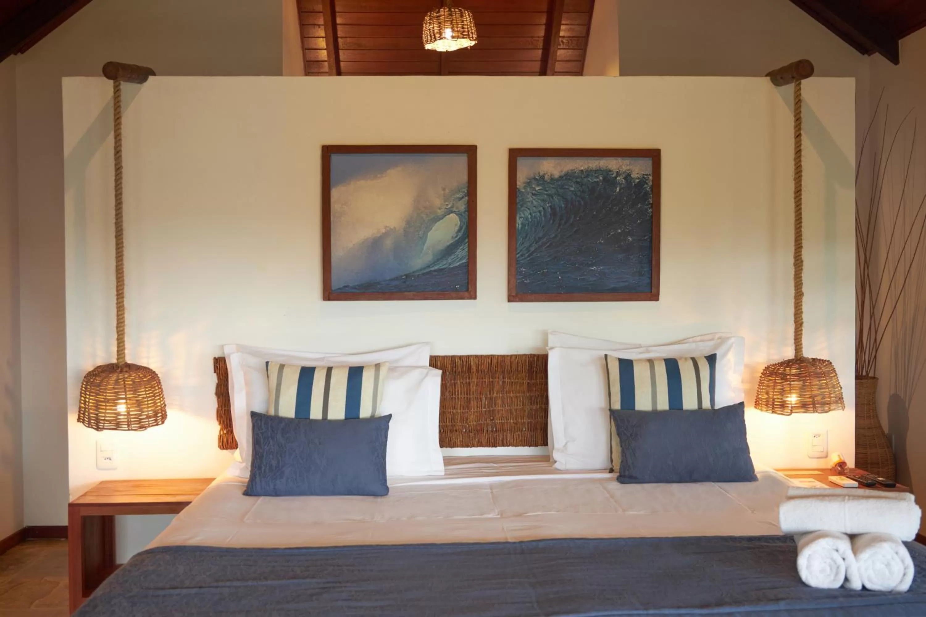 Bed in Kauli Seadi Beach Hotel