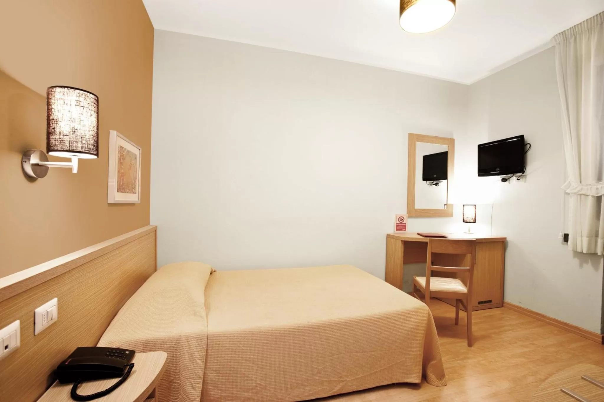 Bed in Hotel La Campagnola