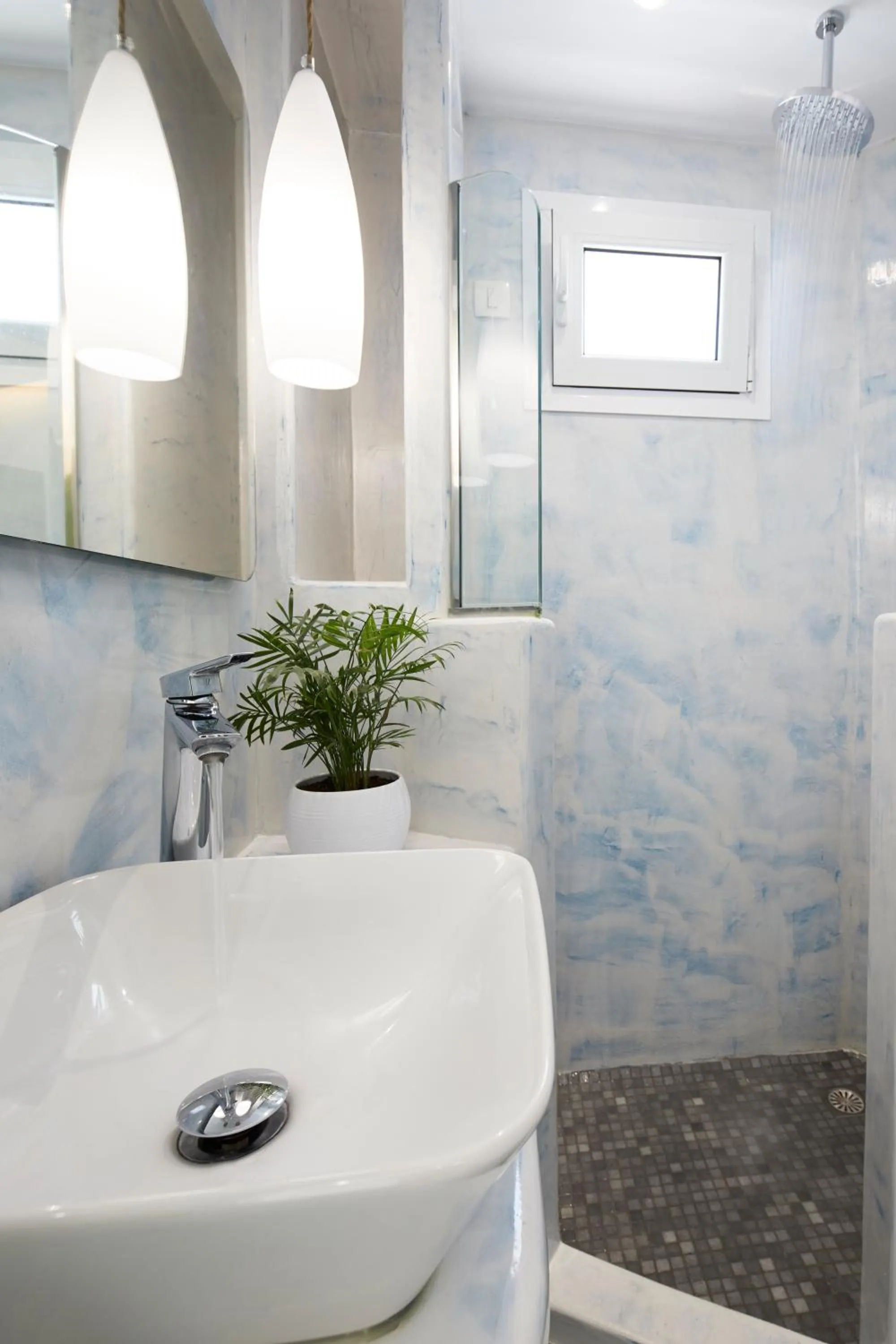 Time of day in Nissos Thira