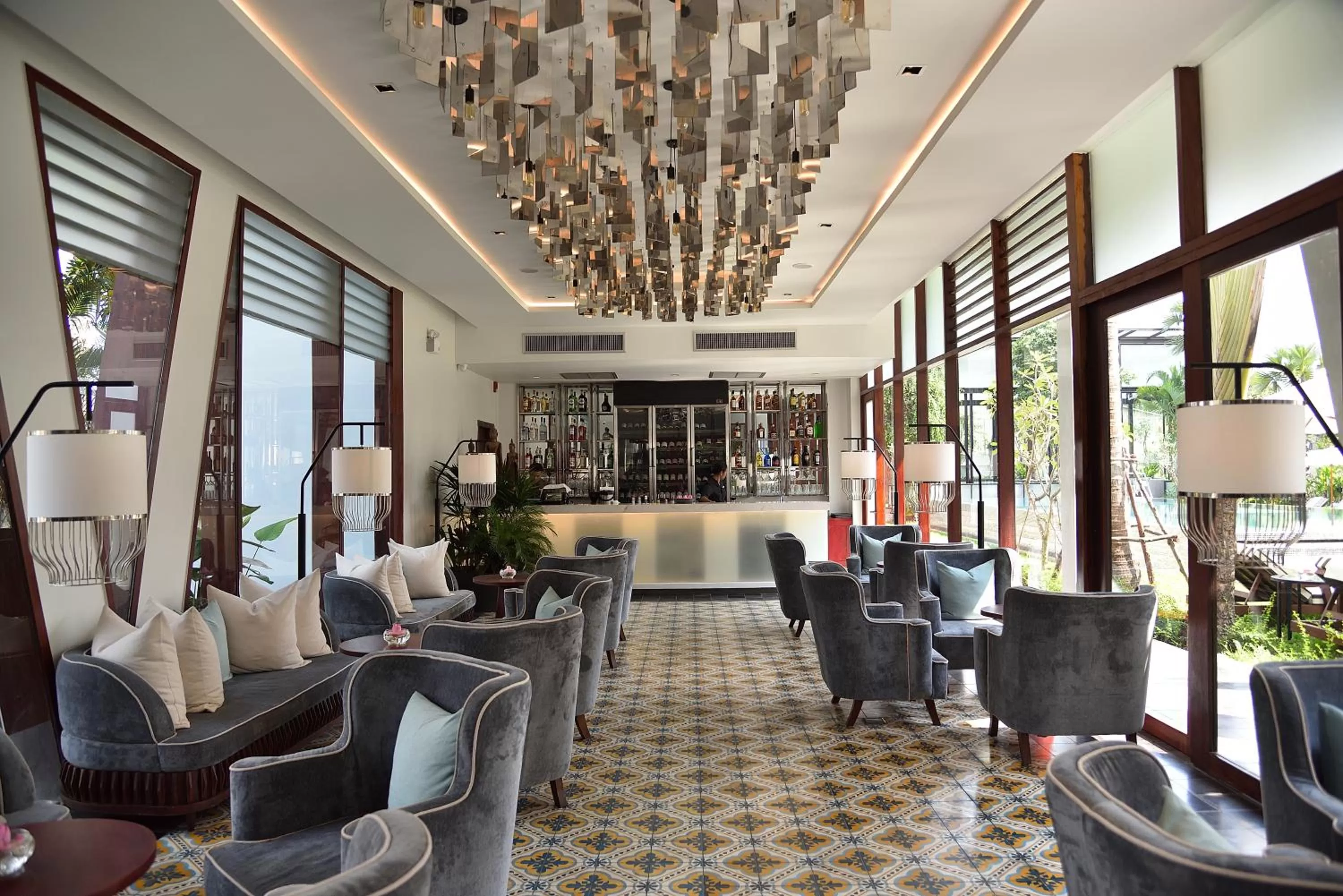 Lounge or bar in Shintana Saya La Maison