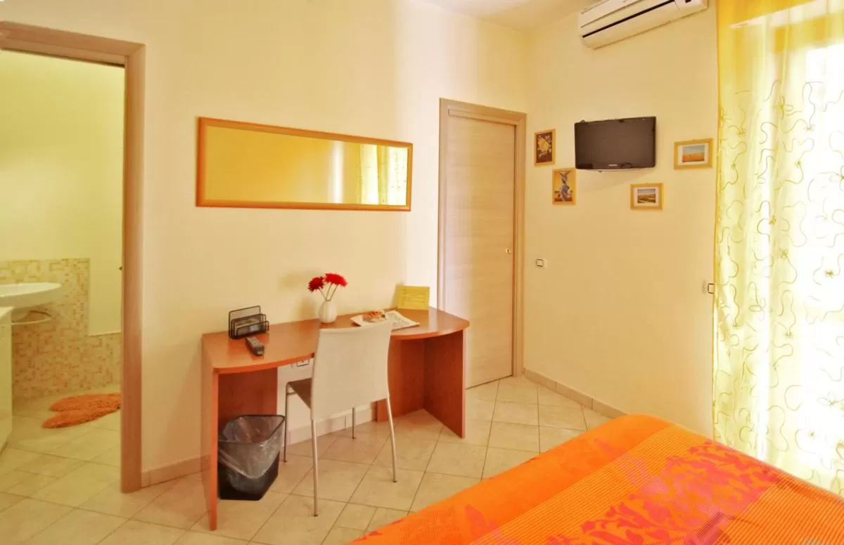 Bedroom, TV/Entertainment Center in Il Perugino