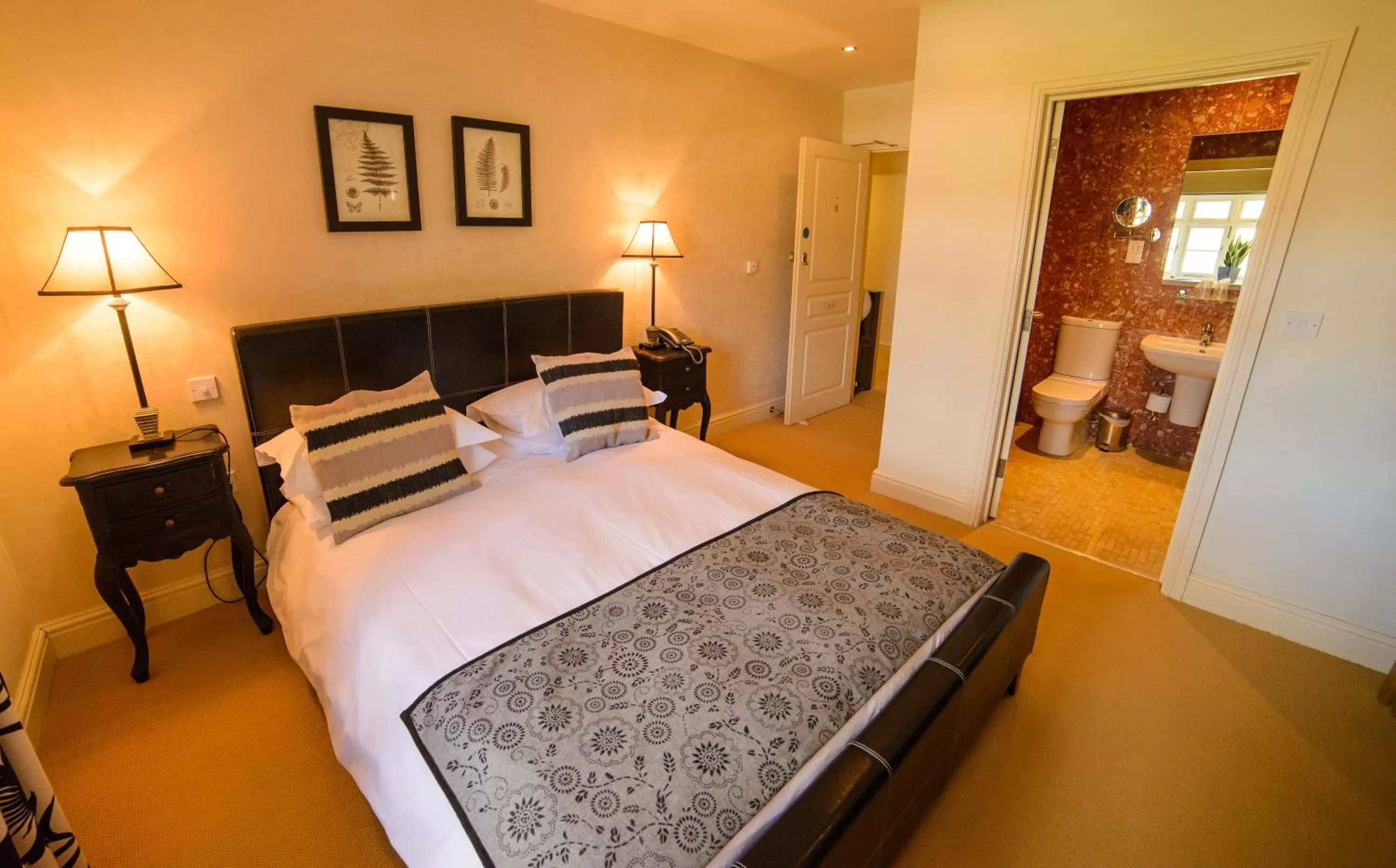 Bedroom, Bed in The Kings Arms