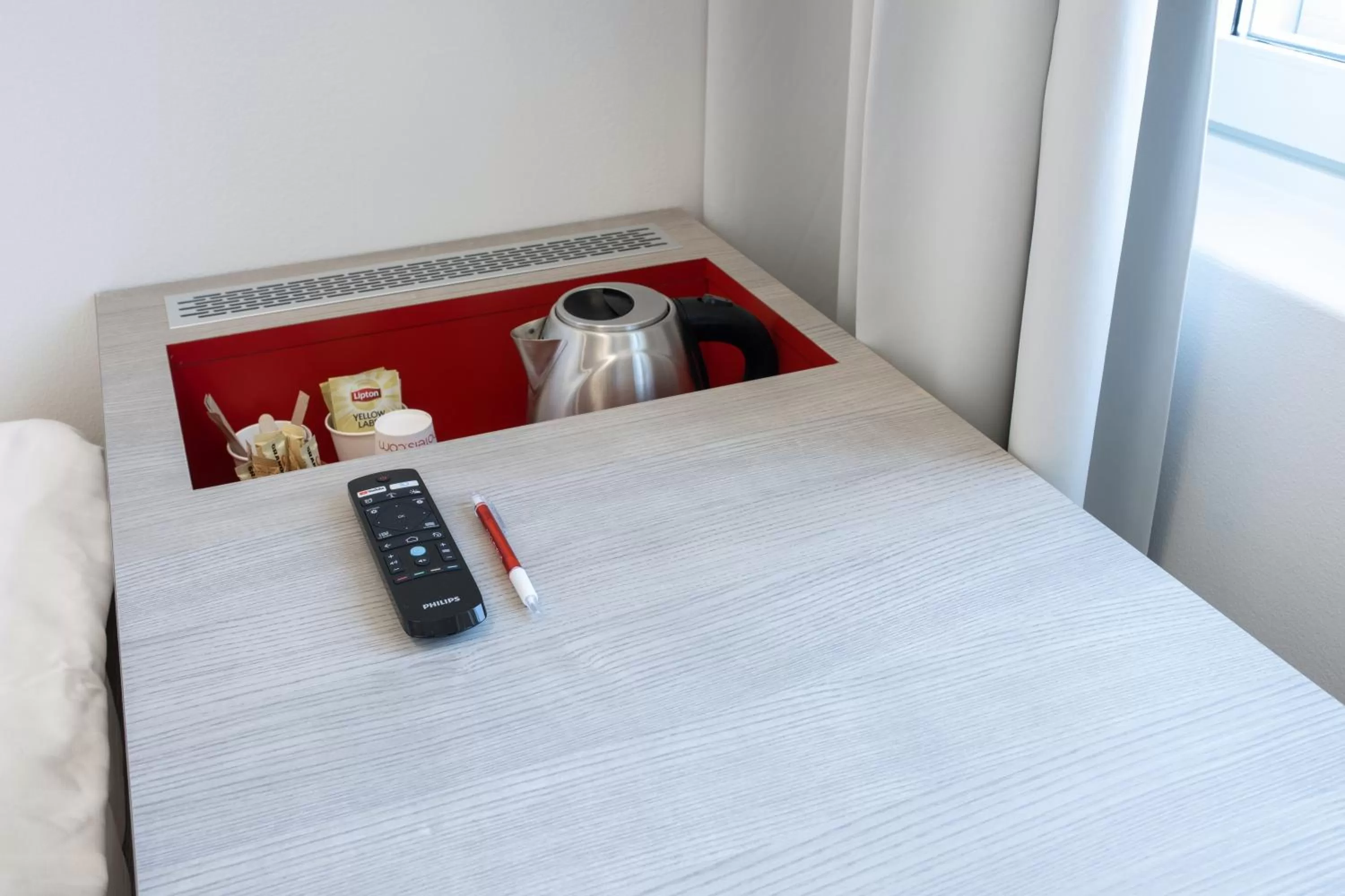 Coffee/tea facilities, Bed in Omena Hotel Vaasa Espen