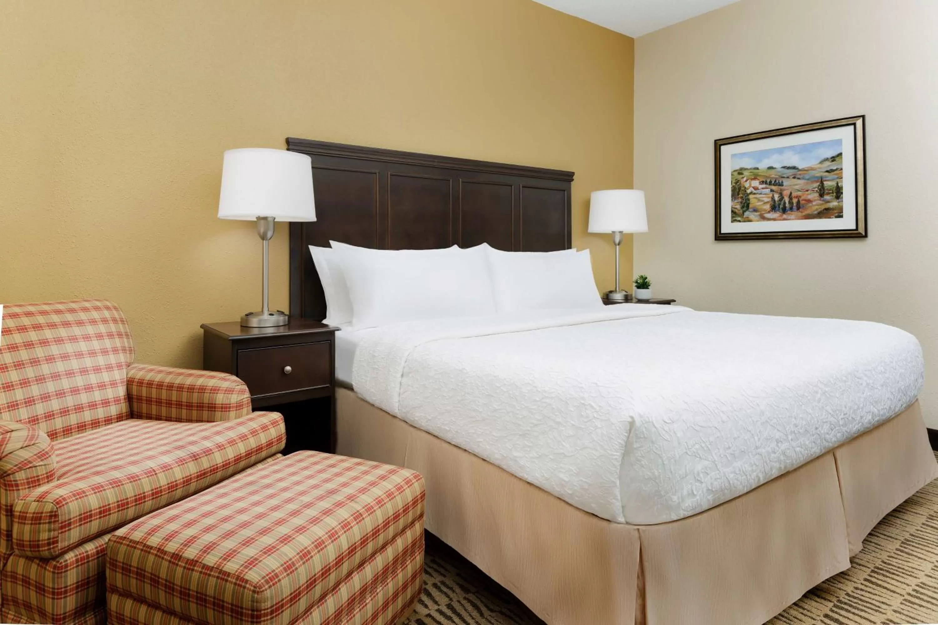 Bed in Countryside Inn Jackson