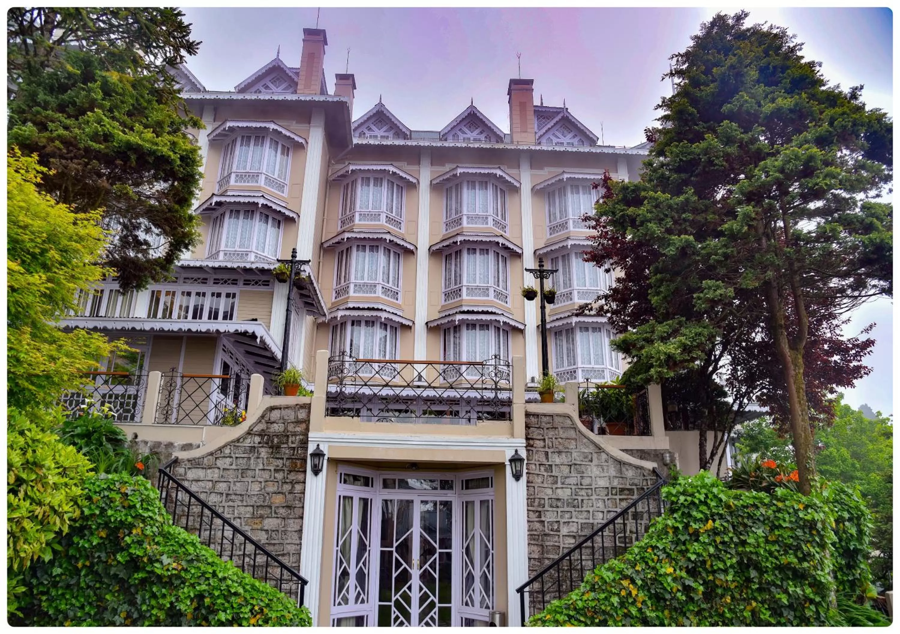 Property Building in Cedar Inn