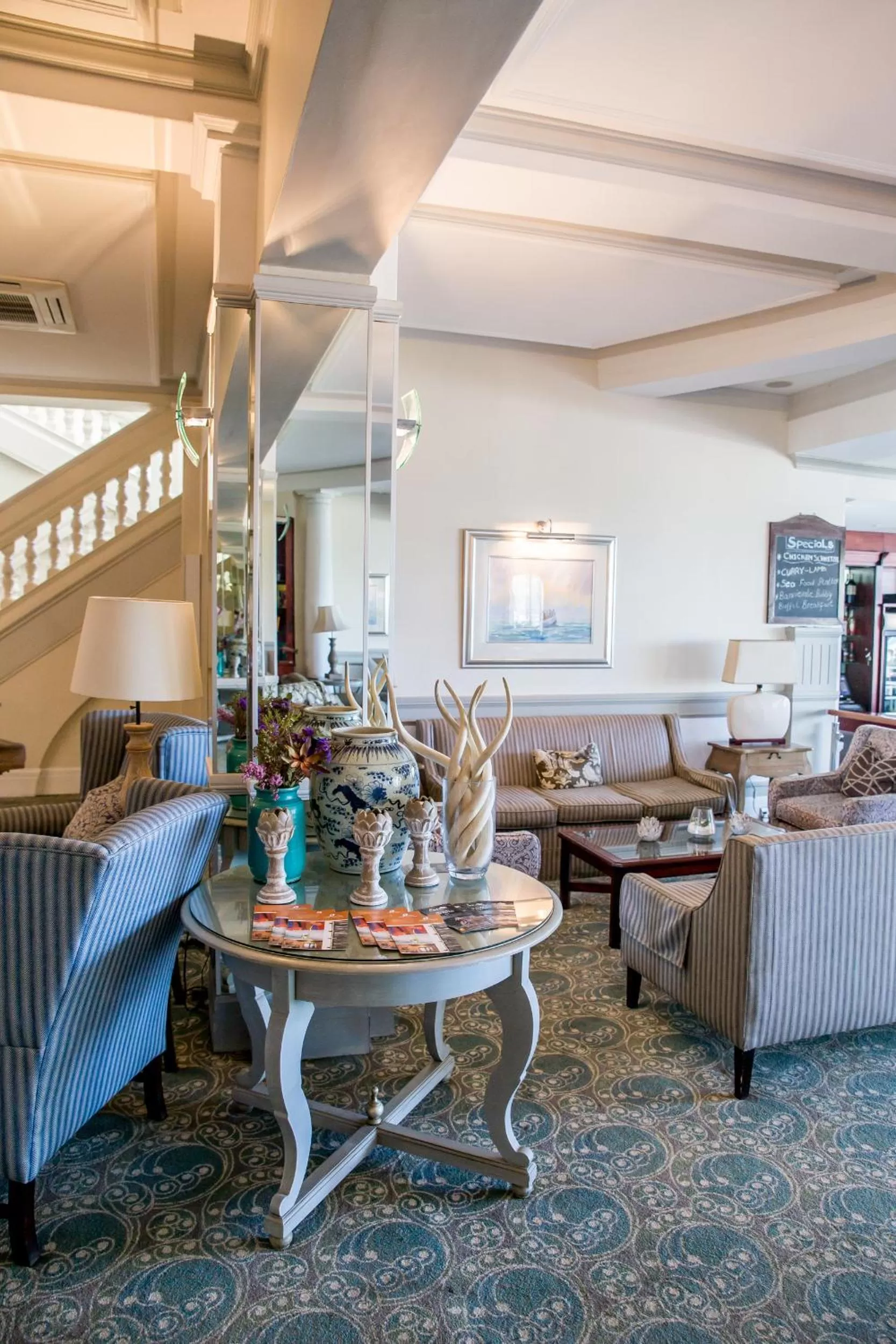 Lounge or bar in The Beach Hotel