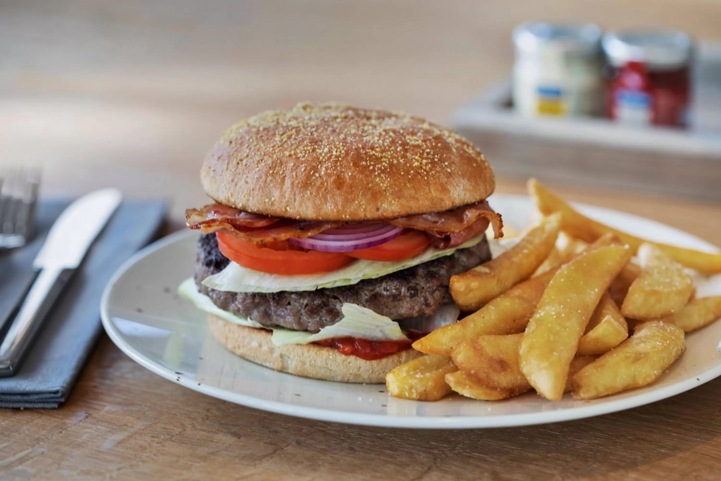 Lounge or bar in Courtyard by Marriott Munich Garching