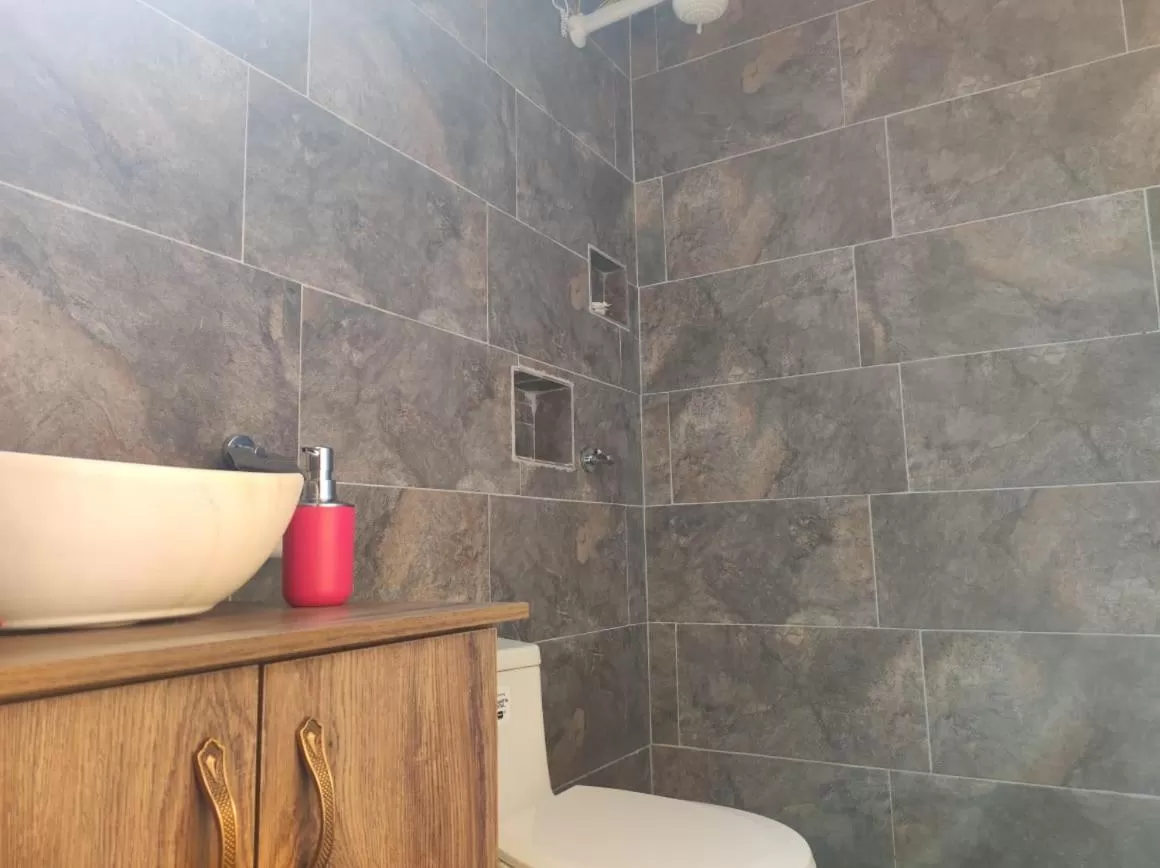 Shower, Bathroom in Ruta de los volcanes "Casa de campo"