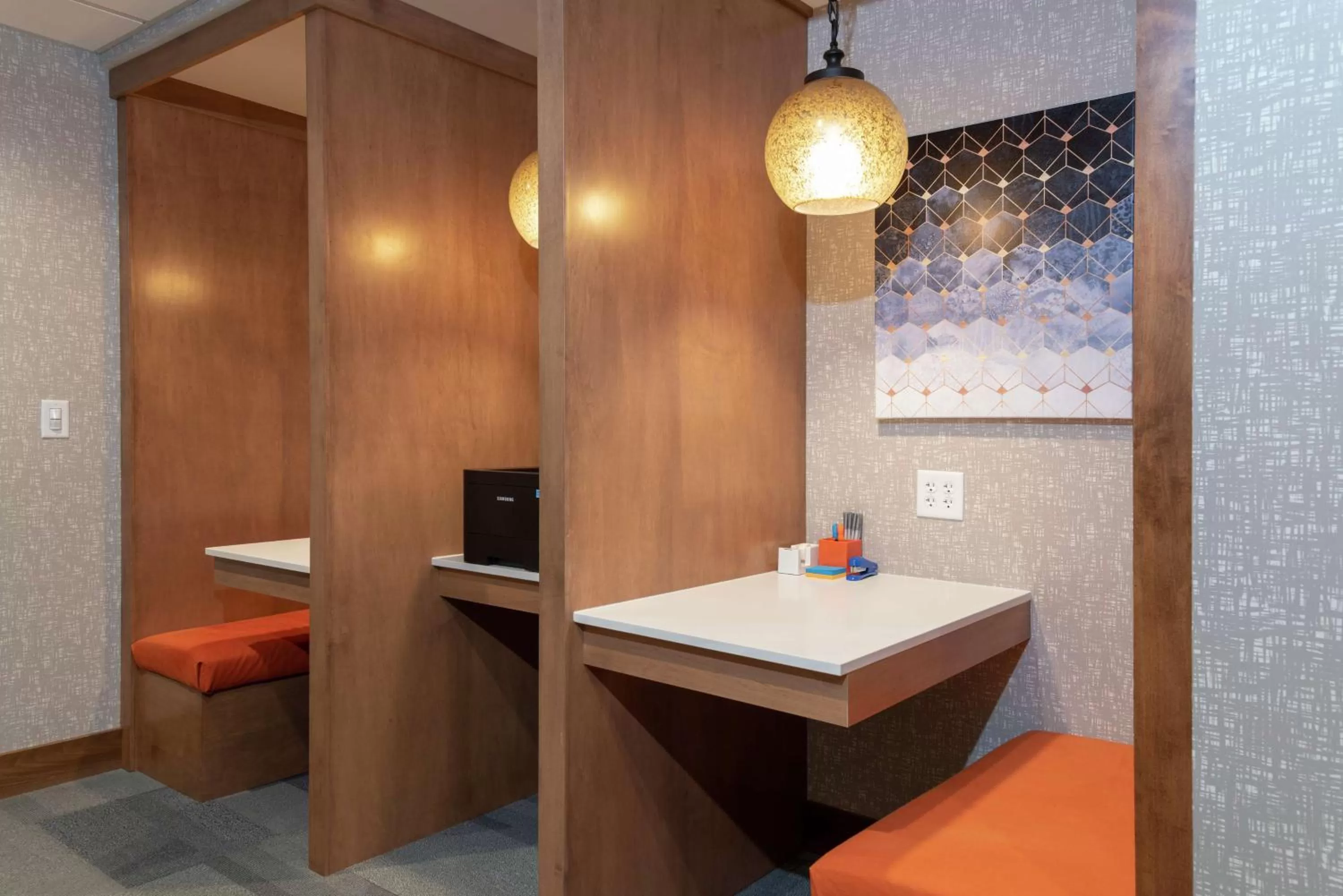 Lobby or reception, Bed in Hampton Inn & Suites Xenia Dayton