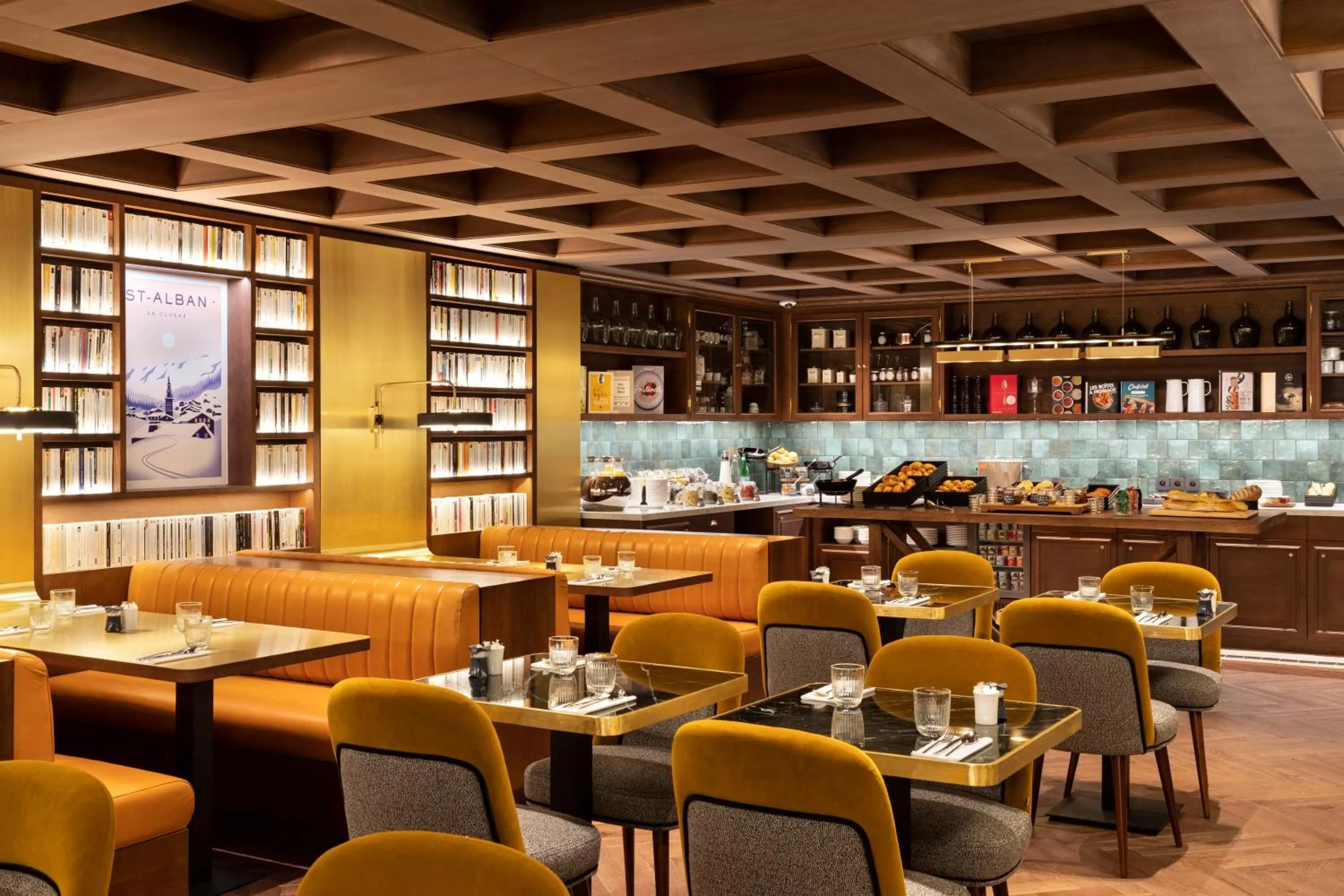 Lounge or bar in St-Alban Hotel & Spa