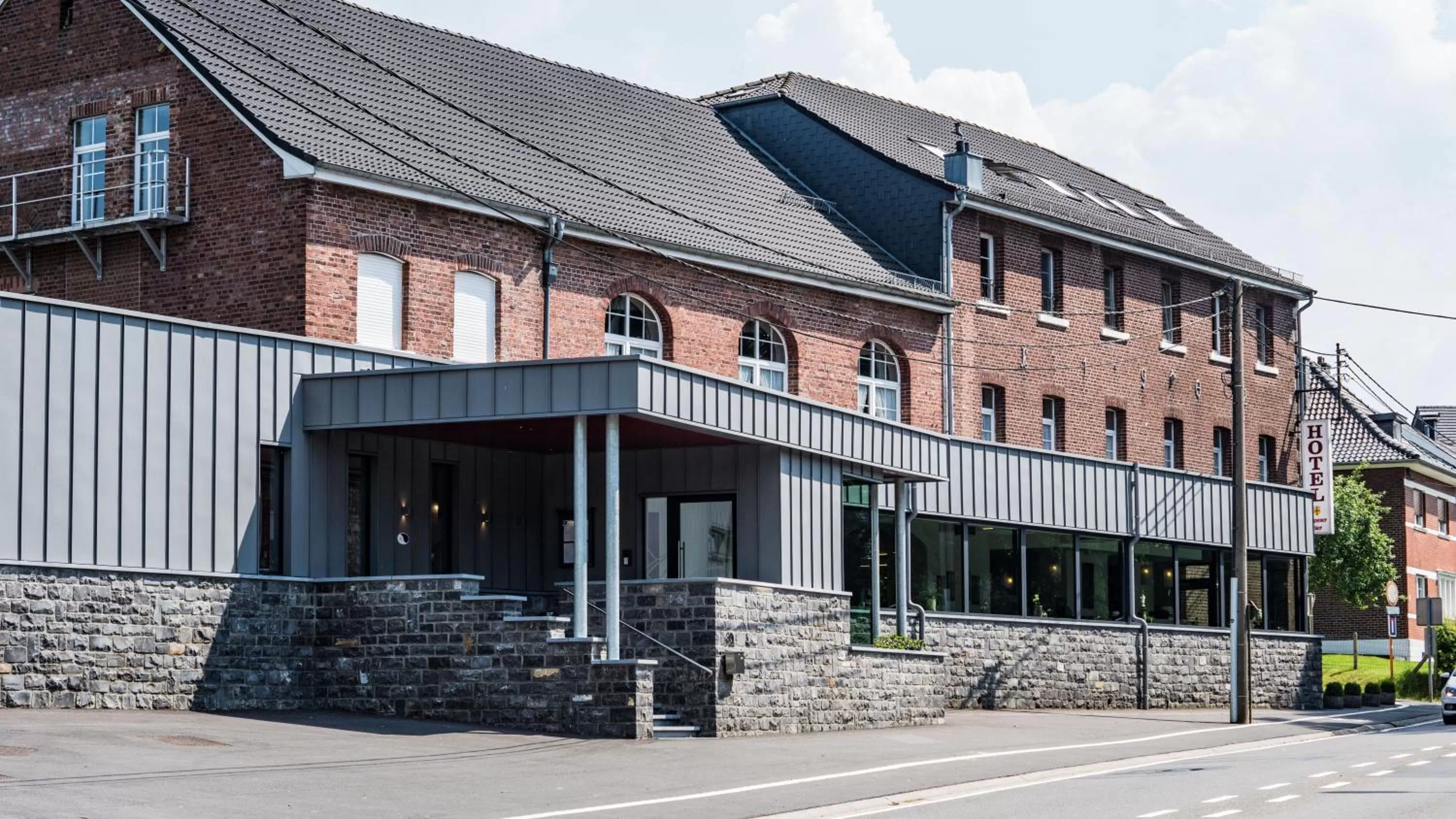 Facade/entrance in Hotel Restaurant Tychon AG