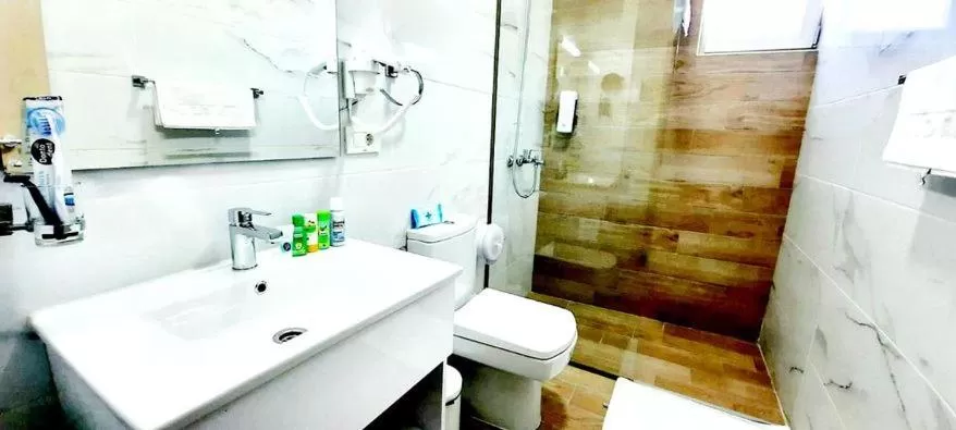 Bathroom in Hotel DOA