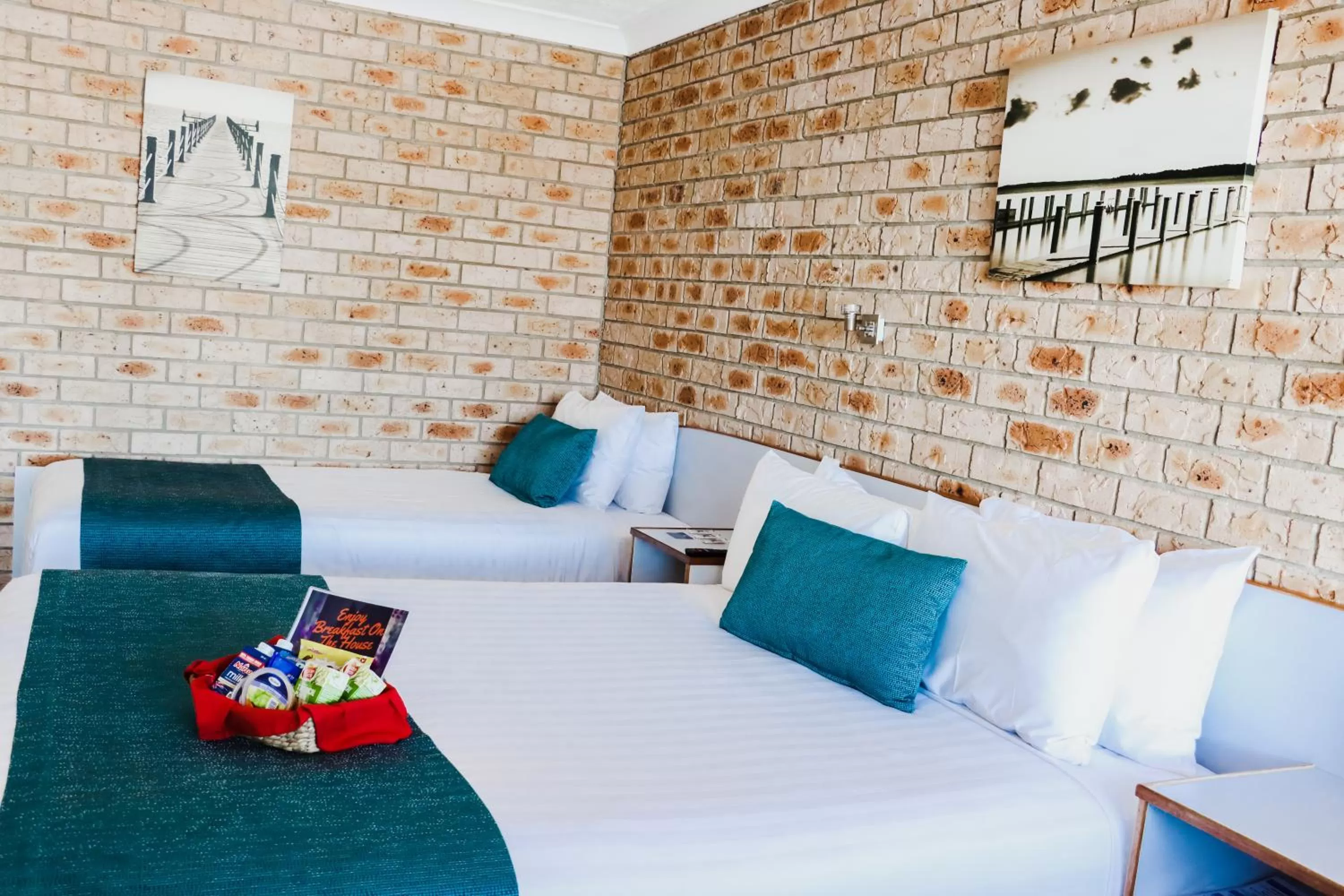 Twin Room in Kennedy Drive Boutique Motel - Close To City Centre & Airport