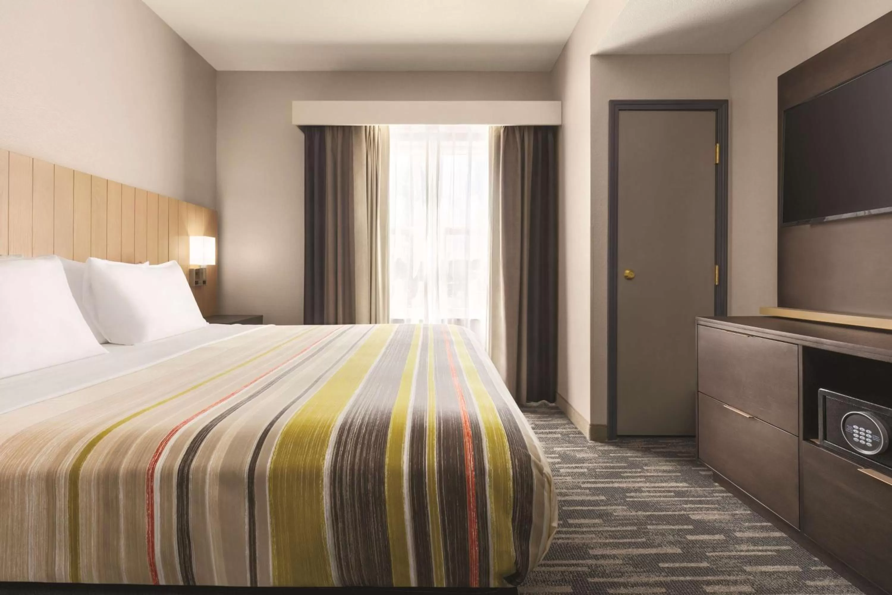 One-Bedroom King Suite - Non-Smoking in Country Inn & Suites by Radisson, Panama City Beach, FL