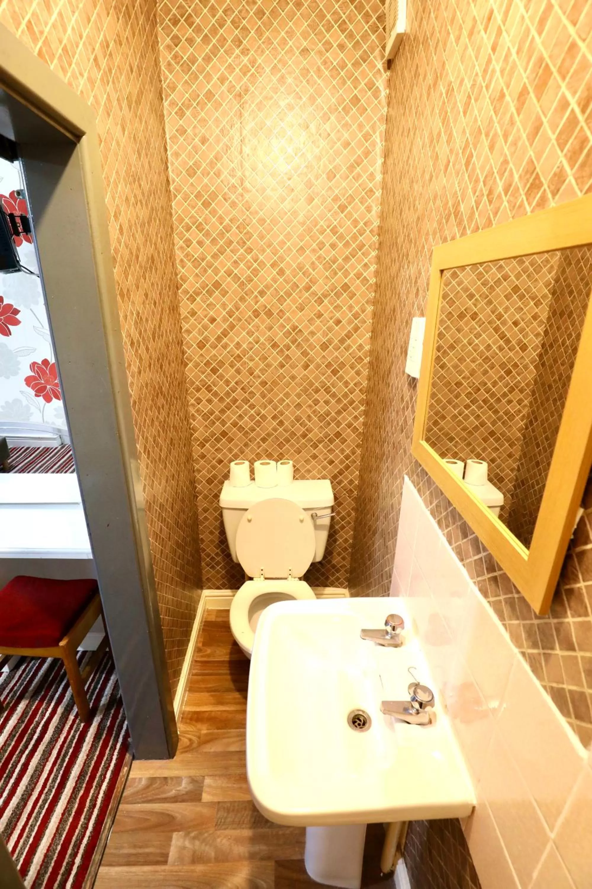 Bathroom in Blackpool Central Hotel