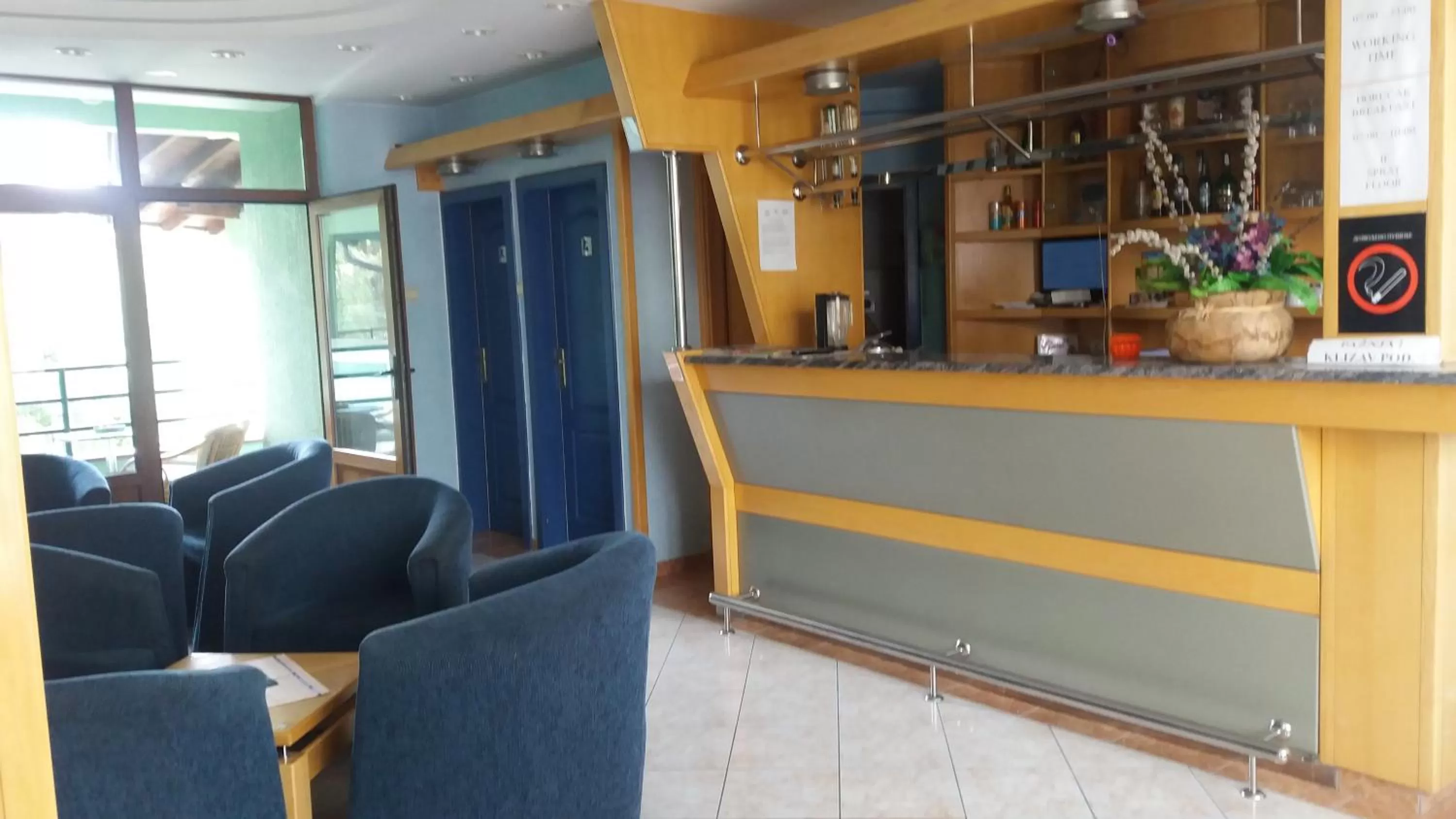 Lounge or bar, Lobby/Reception in Garni Hotel Lupus