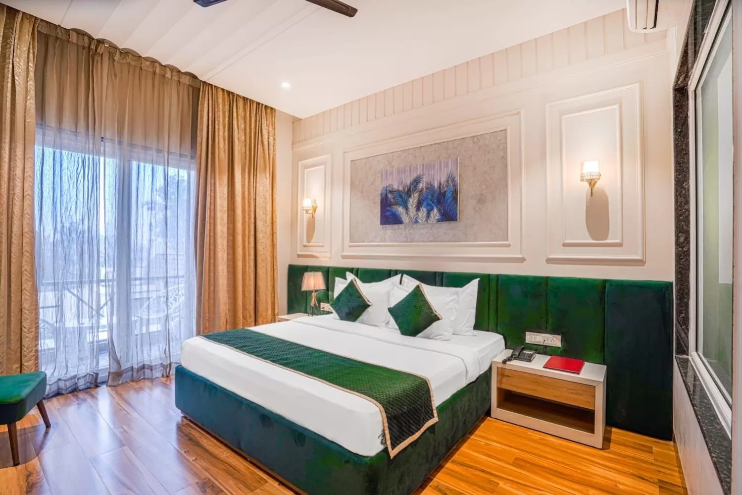 Photo of the whole room, Bed in Greenwood Villa By Levelup