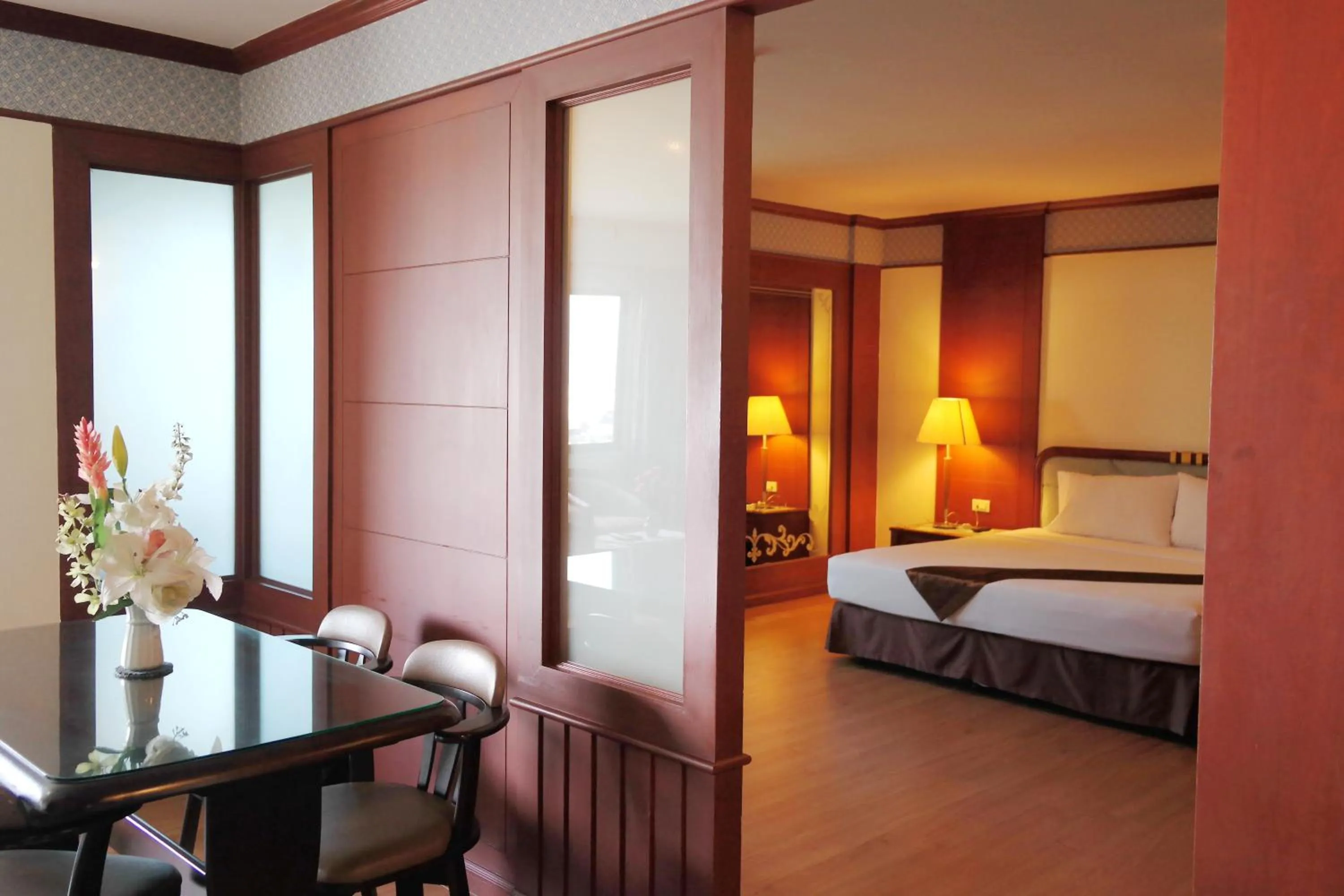 Bedroom, Bed in Grand Park Hotel