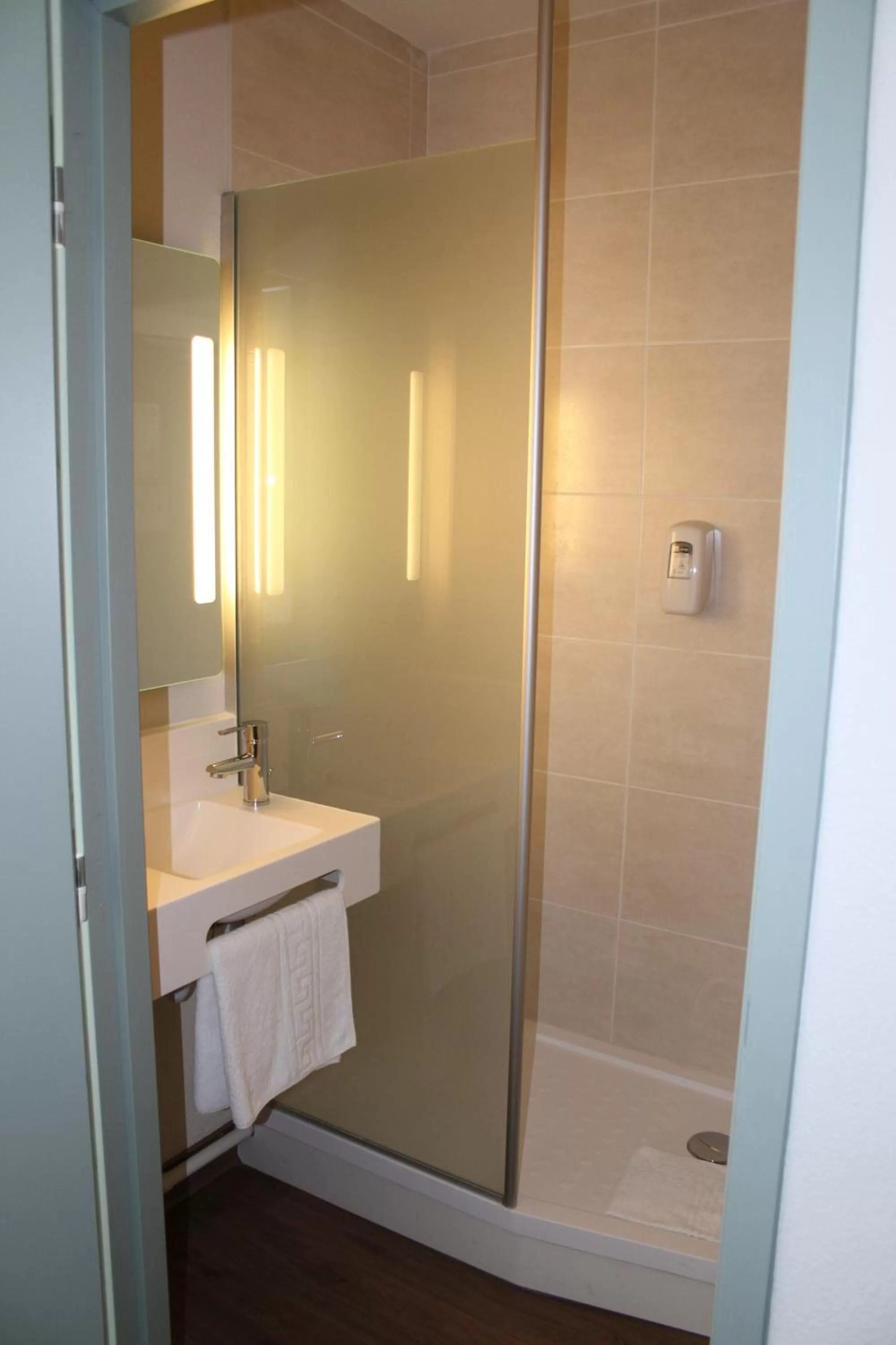 Bathroom in B&B HOTEL Valence TGV Romans