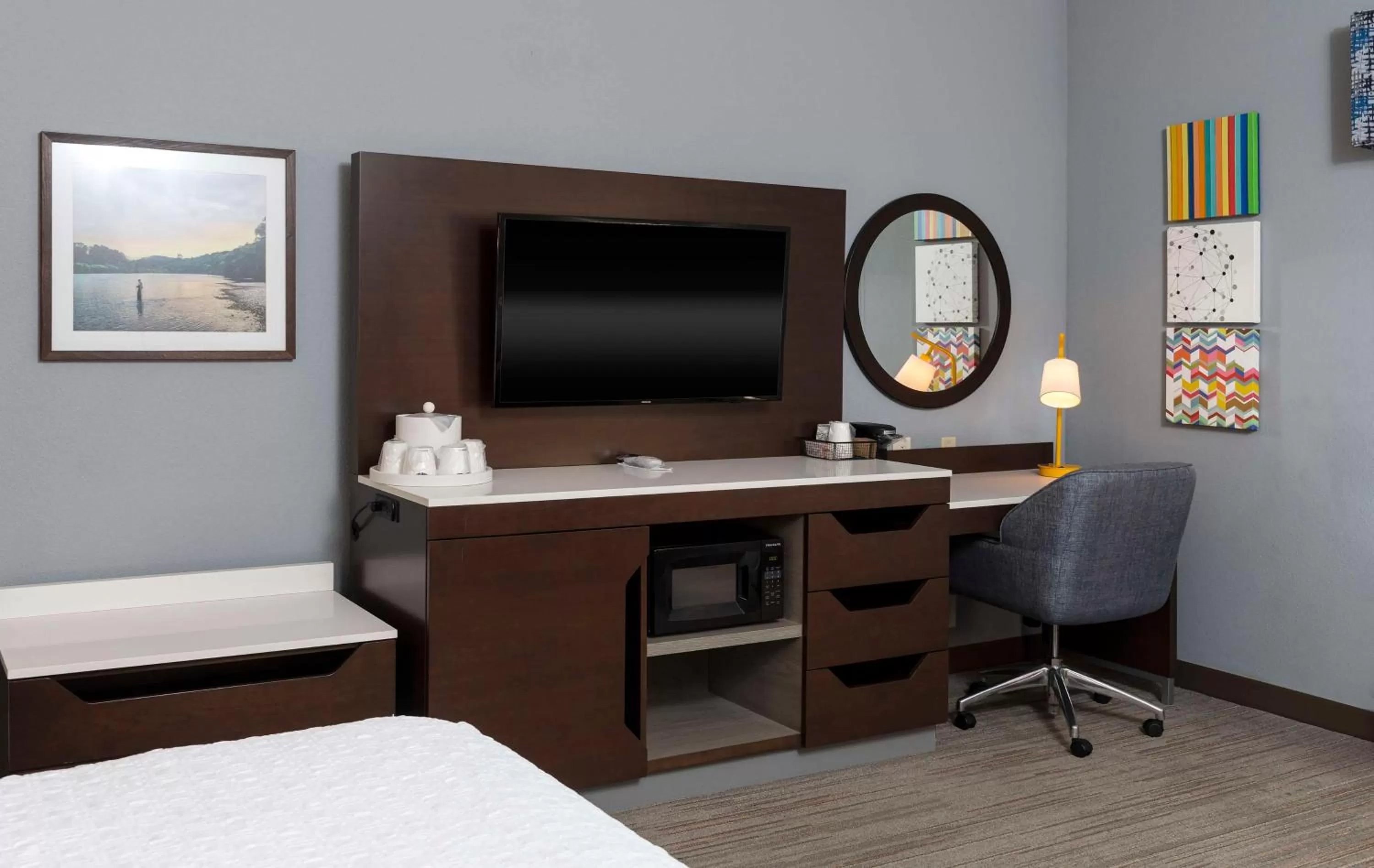 Bedroom, Bed in Hampton Inn Greenville