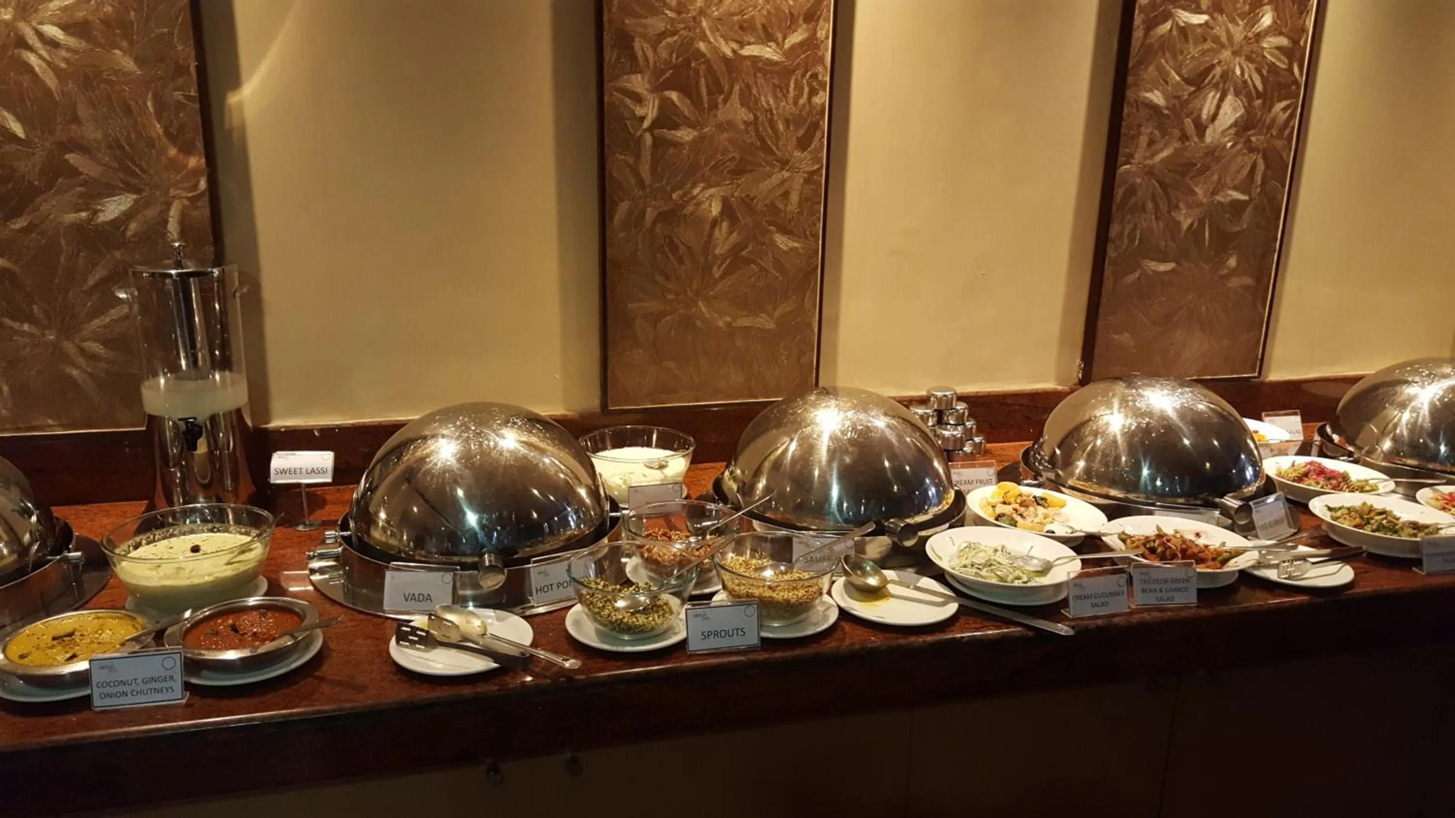 Continental breakfast in Hotel Winsar Park