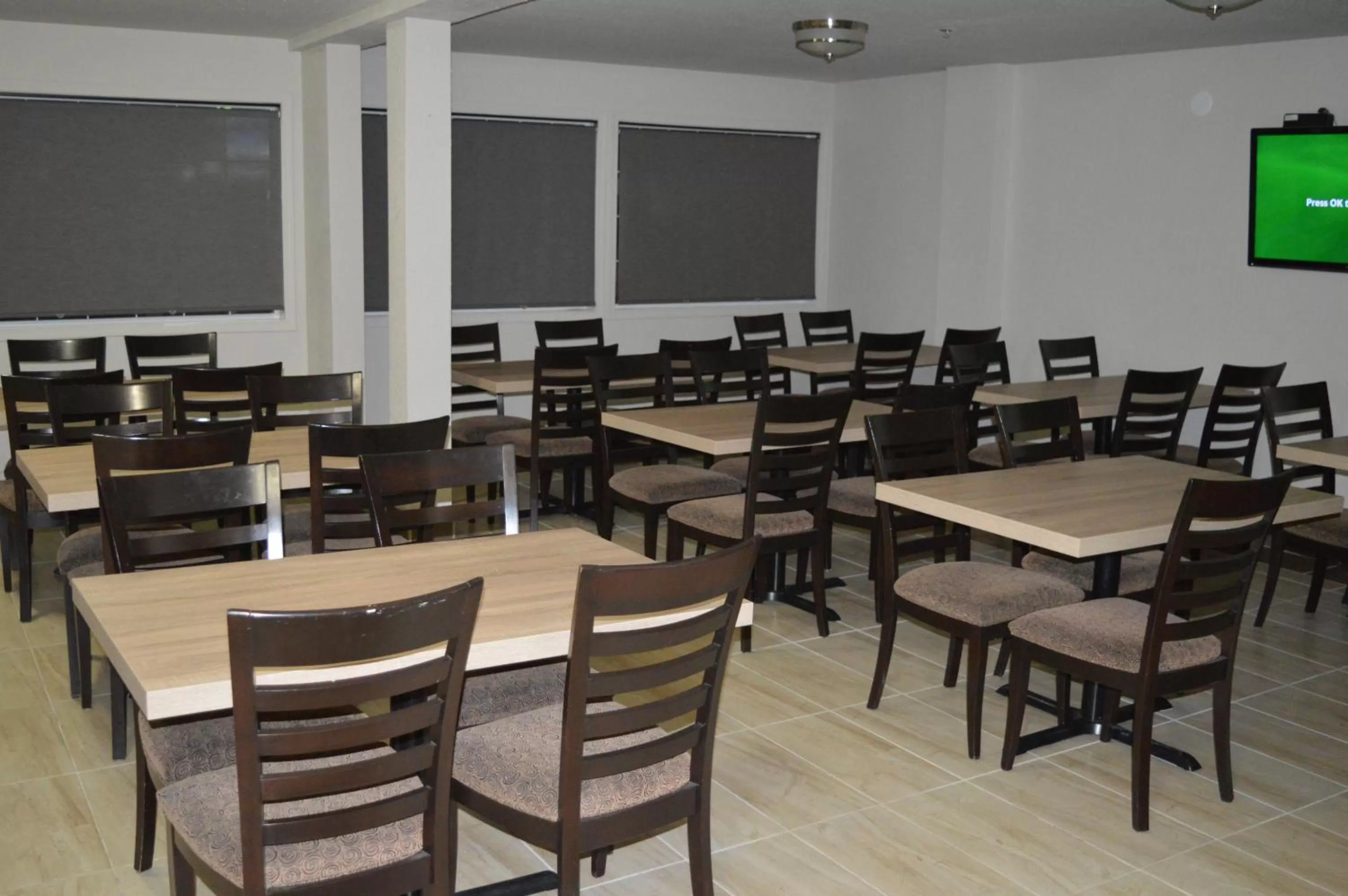 Breakfast in Super 8 by Wyndham Grande Prairie