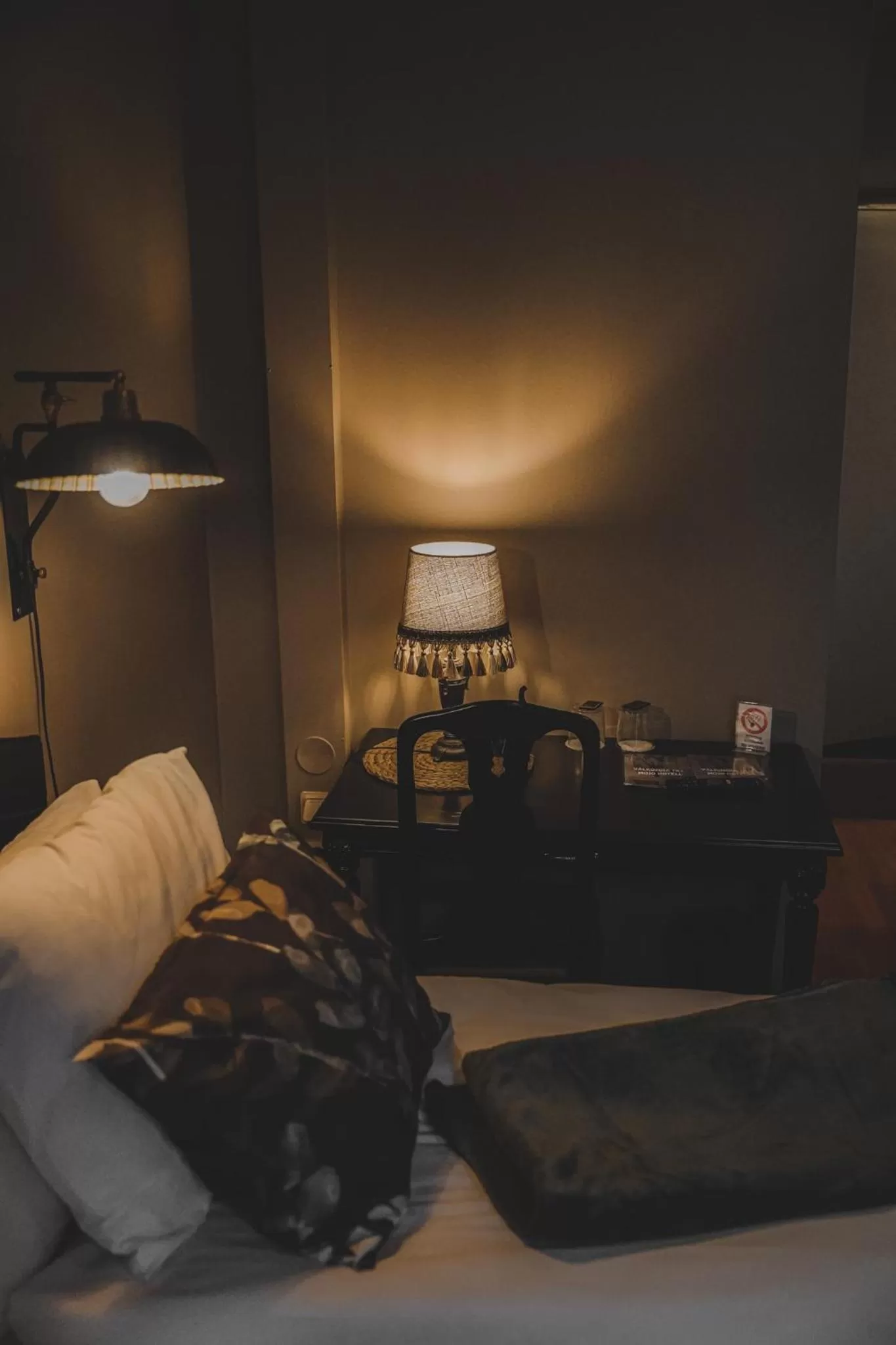 Photo of the whole room, Bed in Mojo Hotell