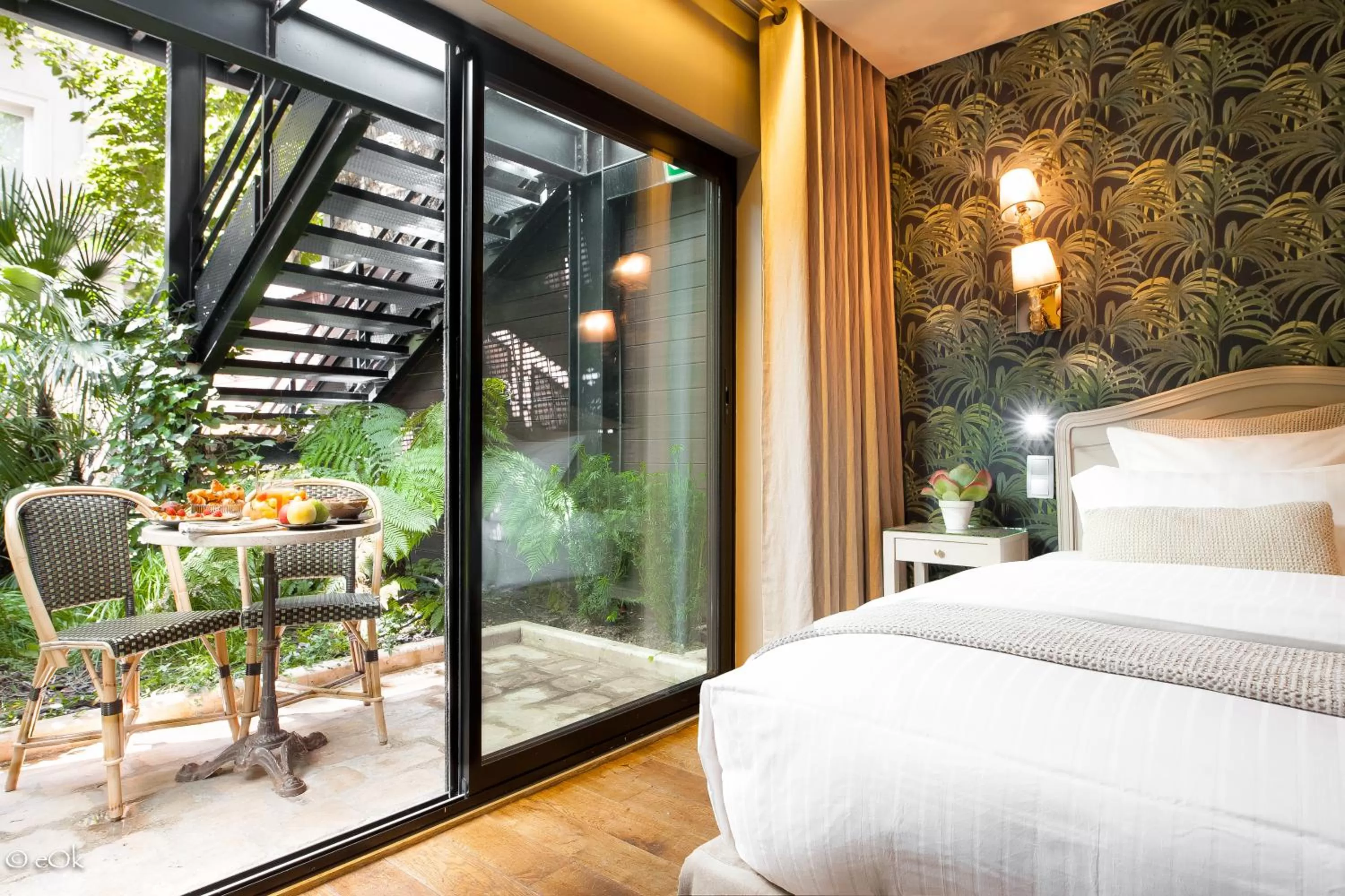 Bedroom, Bed in B Montmartre