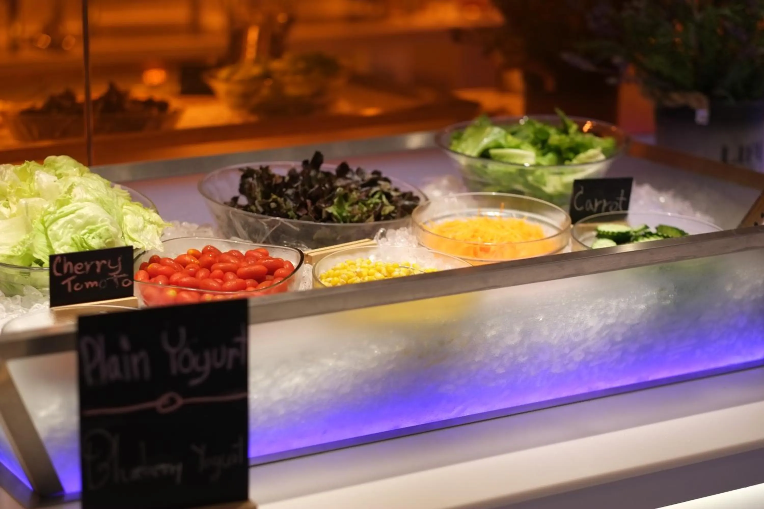 Restaurant/places to eat in Bizotel Premier Hotel & Residence