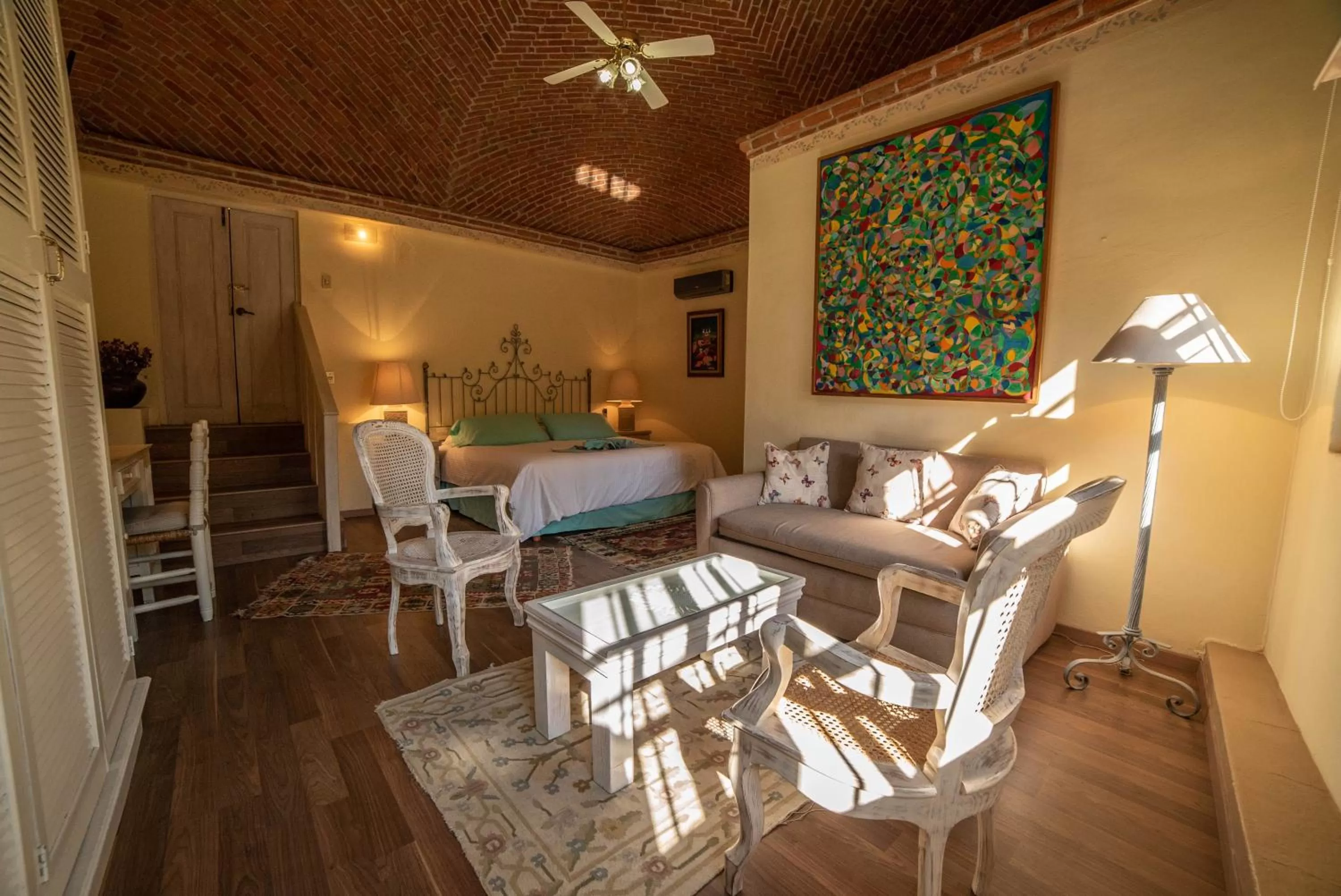 Photo of the whole room in Villa Mirasol