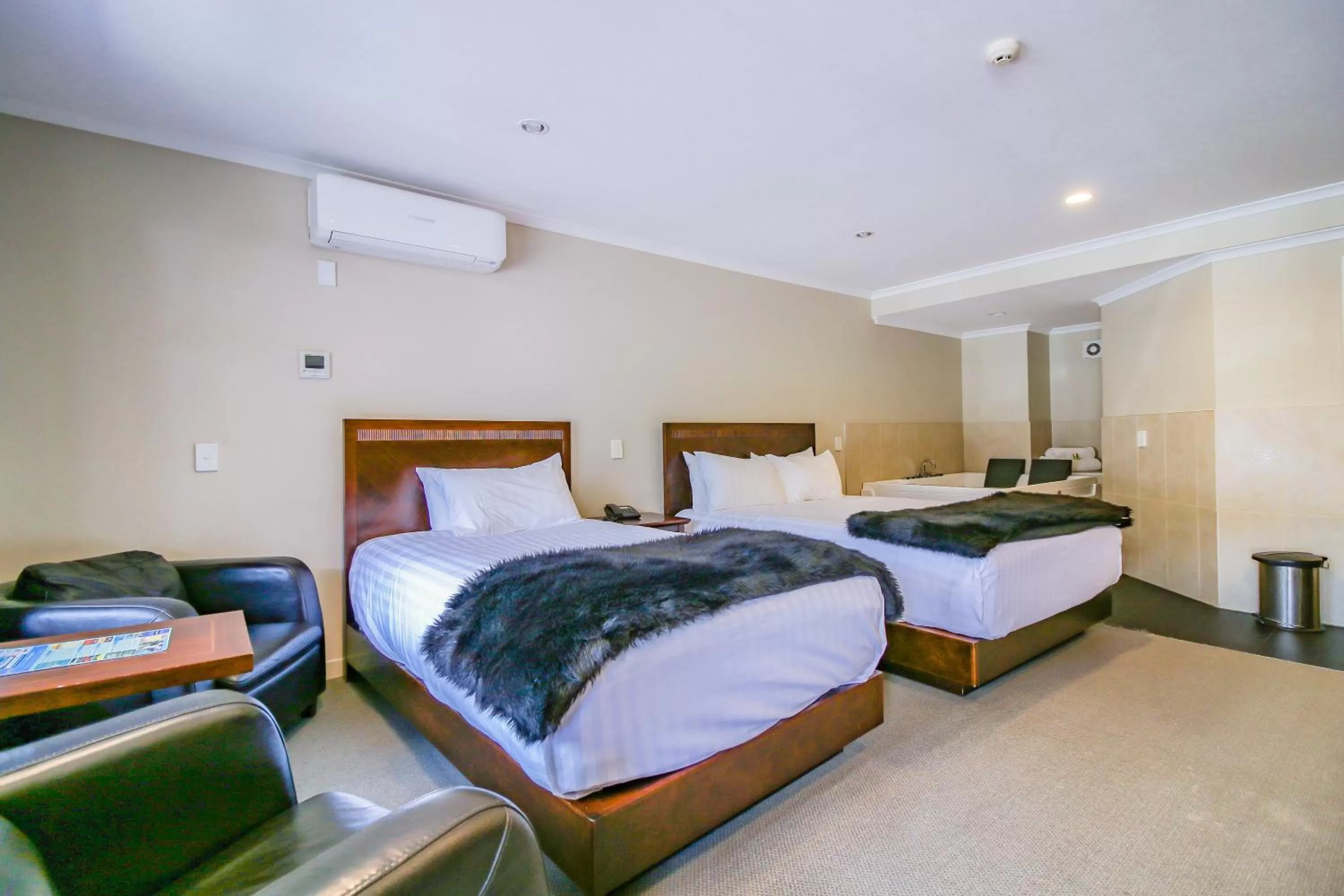 Bed in Aotea Motor Lodge