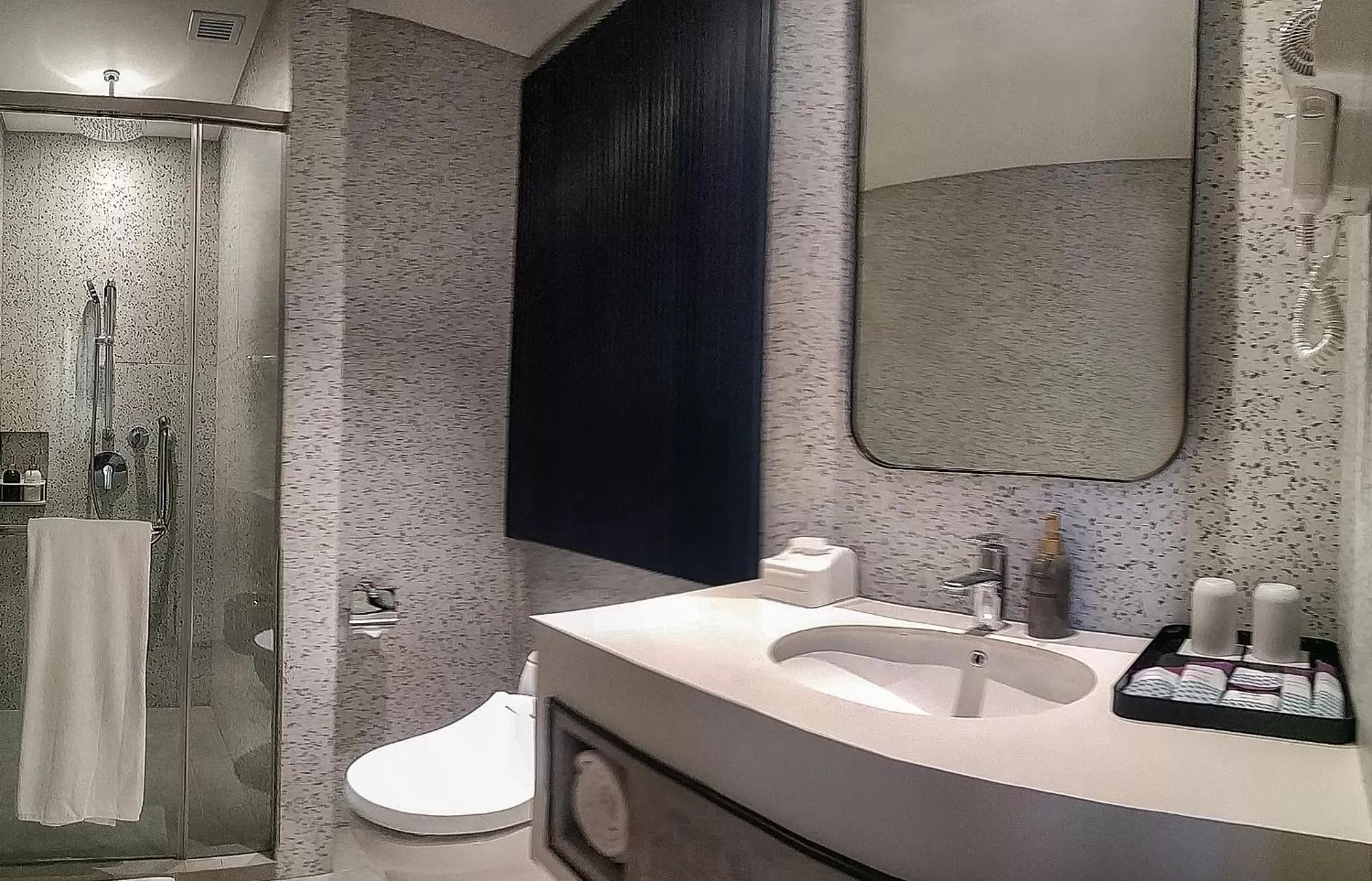 Bathroom in Mercure Surabaya Manyar