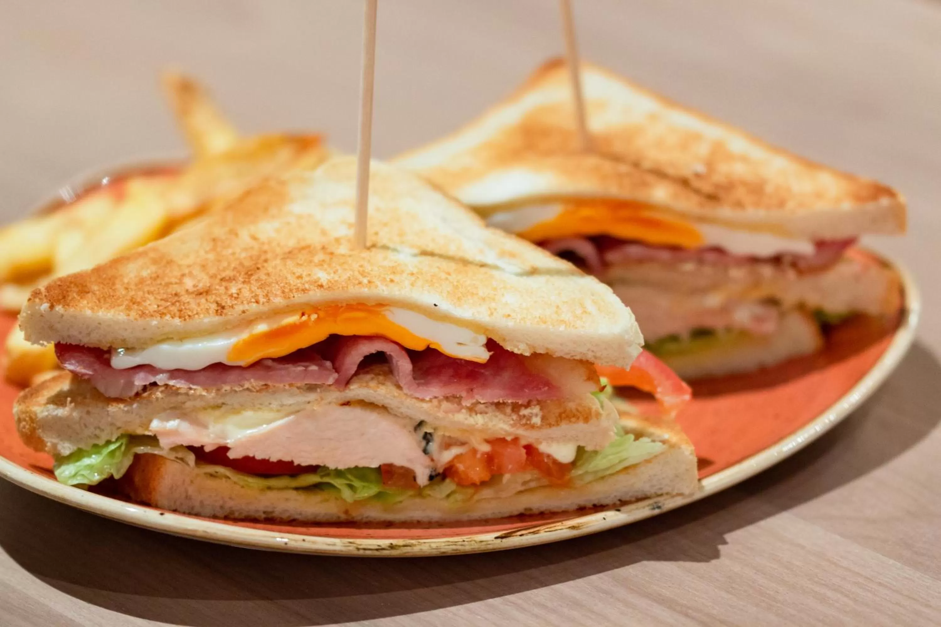 Restaurant/places to eat in Holiday Inn Newport by IHG