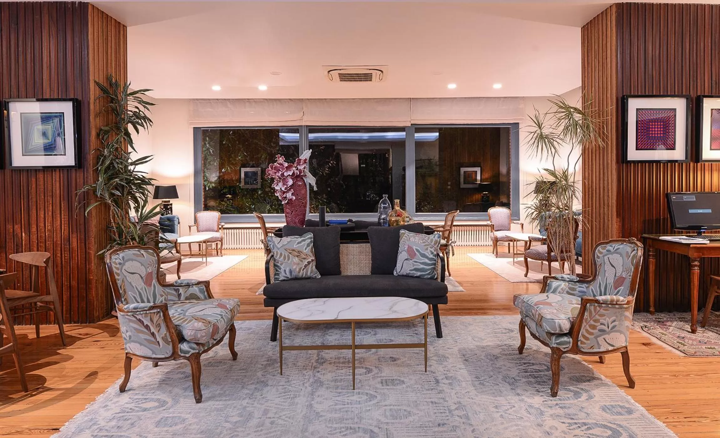 Living room in Hotel Alcazar Irun