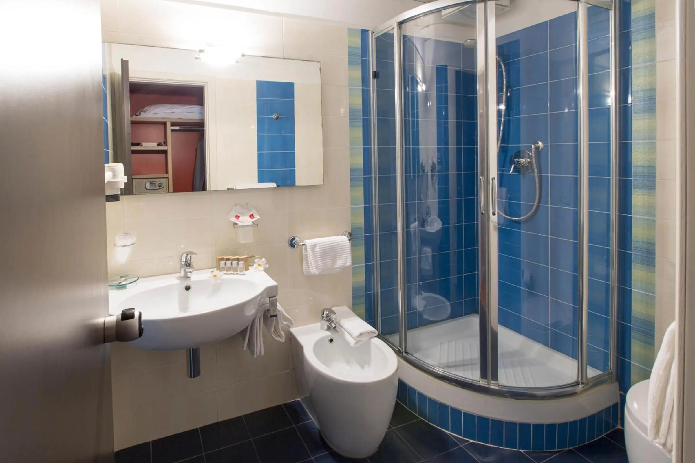 Bathroom in Hotel Palace del Conero