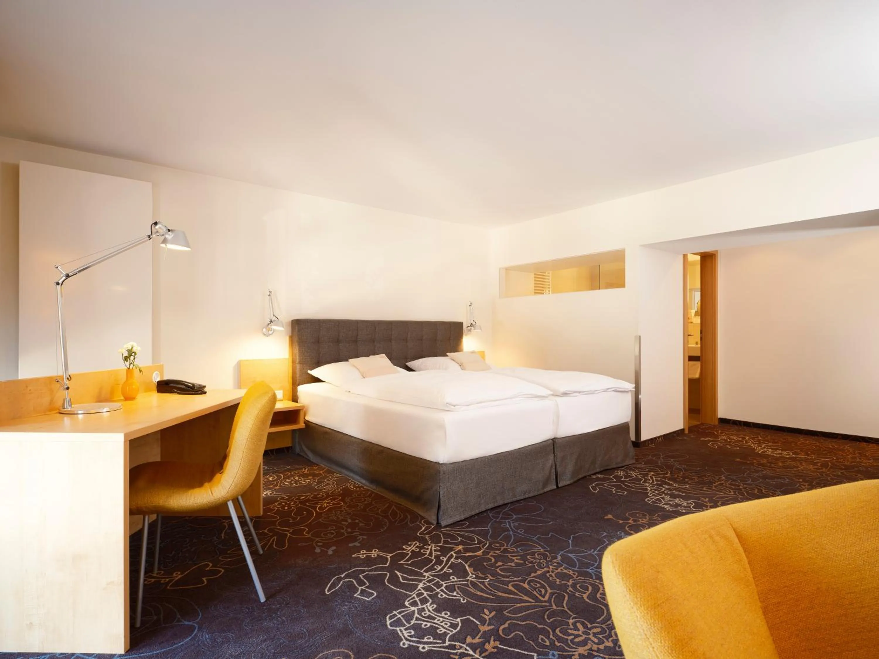 Photo of the whole room, Bed in Hotel VICTORIA Nürnberg