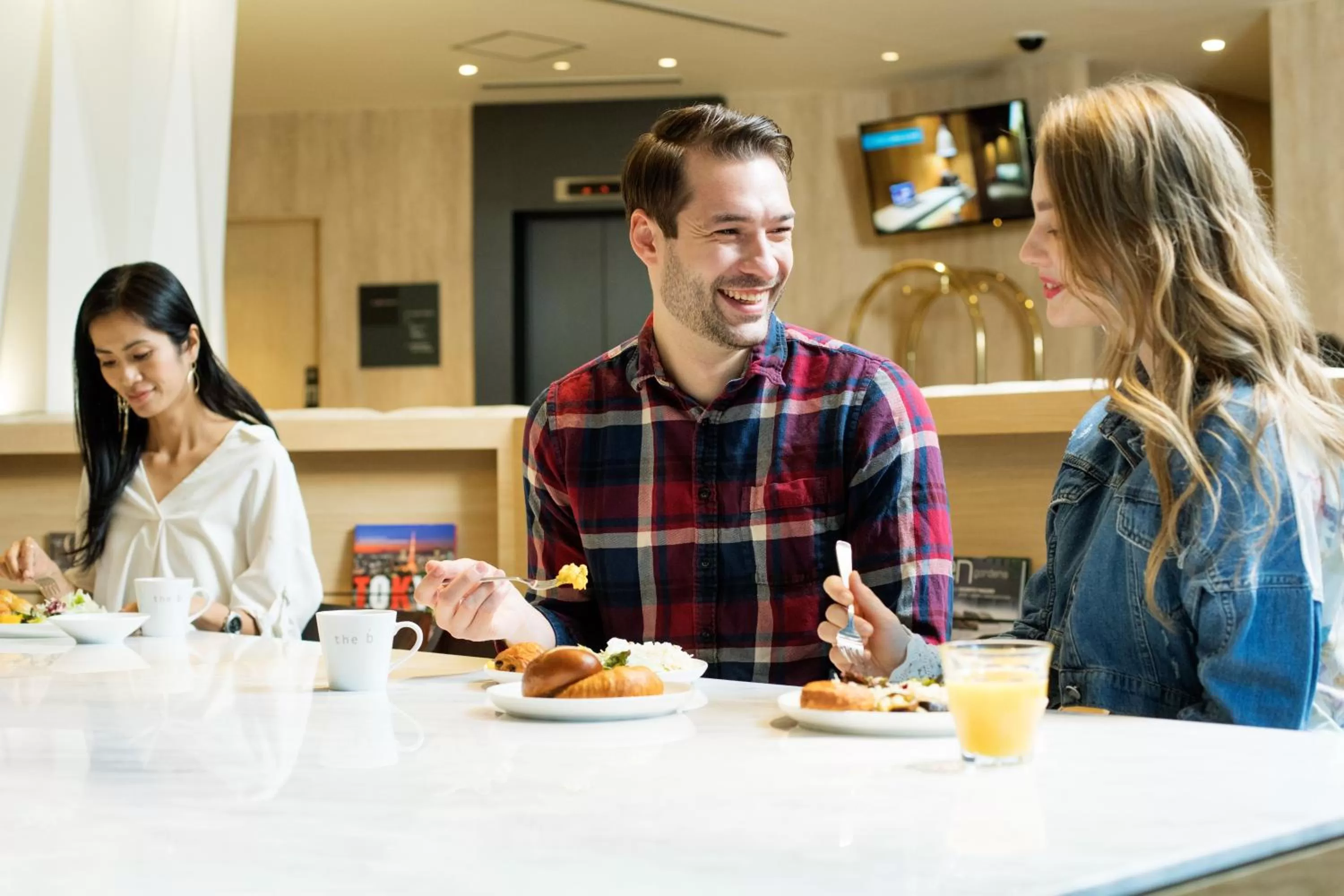 Breakfast in the b ochanomizu