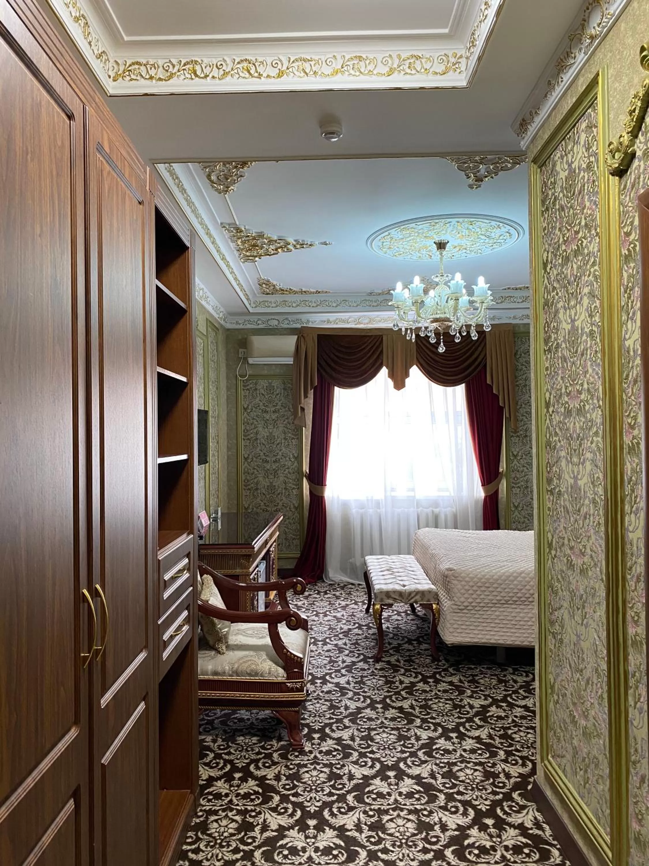 Living room in Lion Hotel