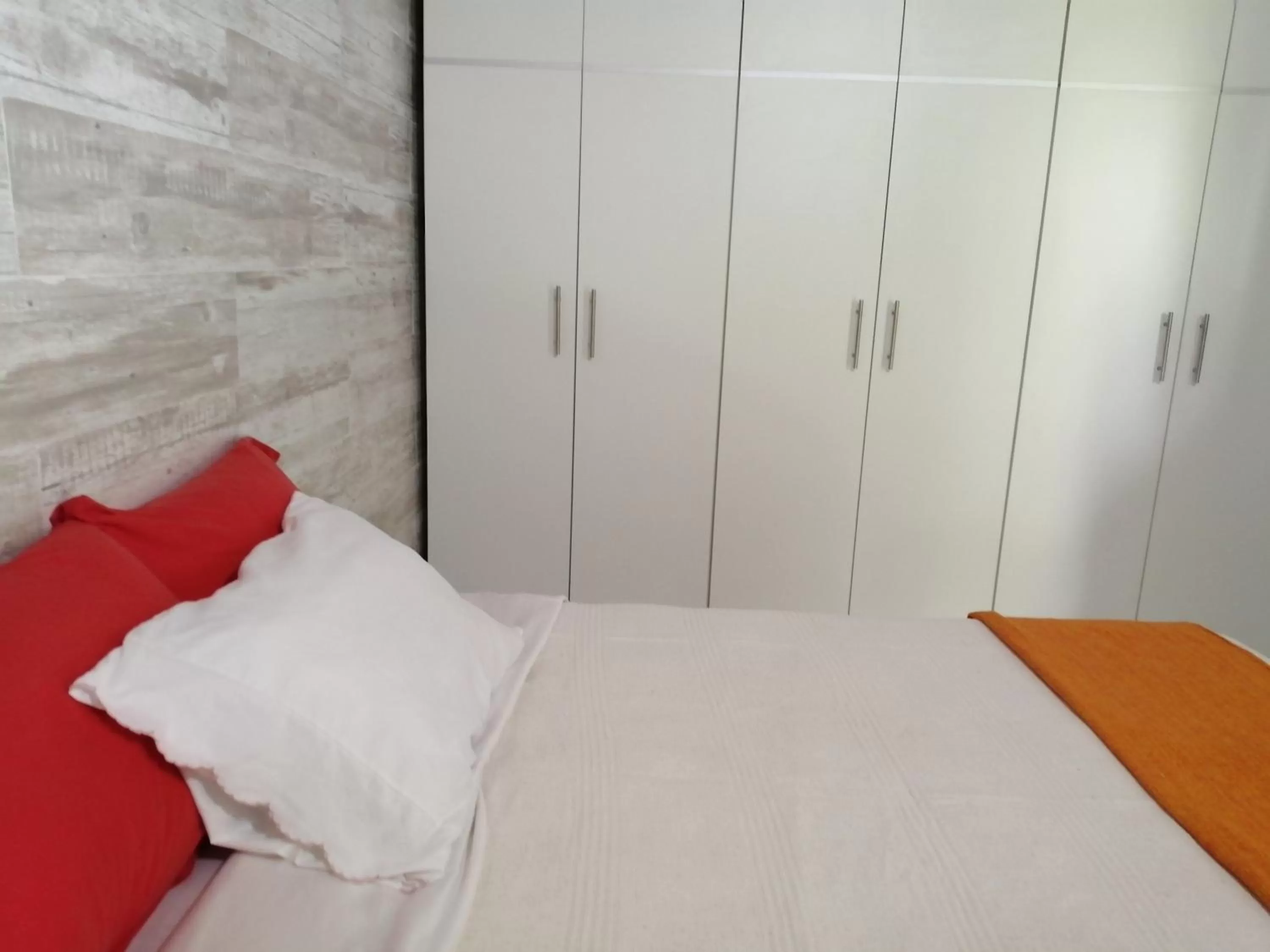 Photo of the whole room, Bed in Granados B&B